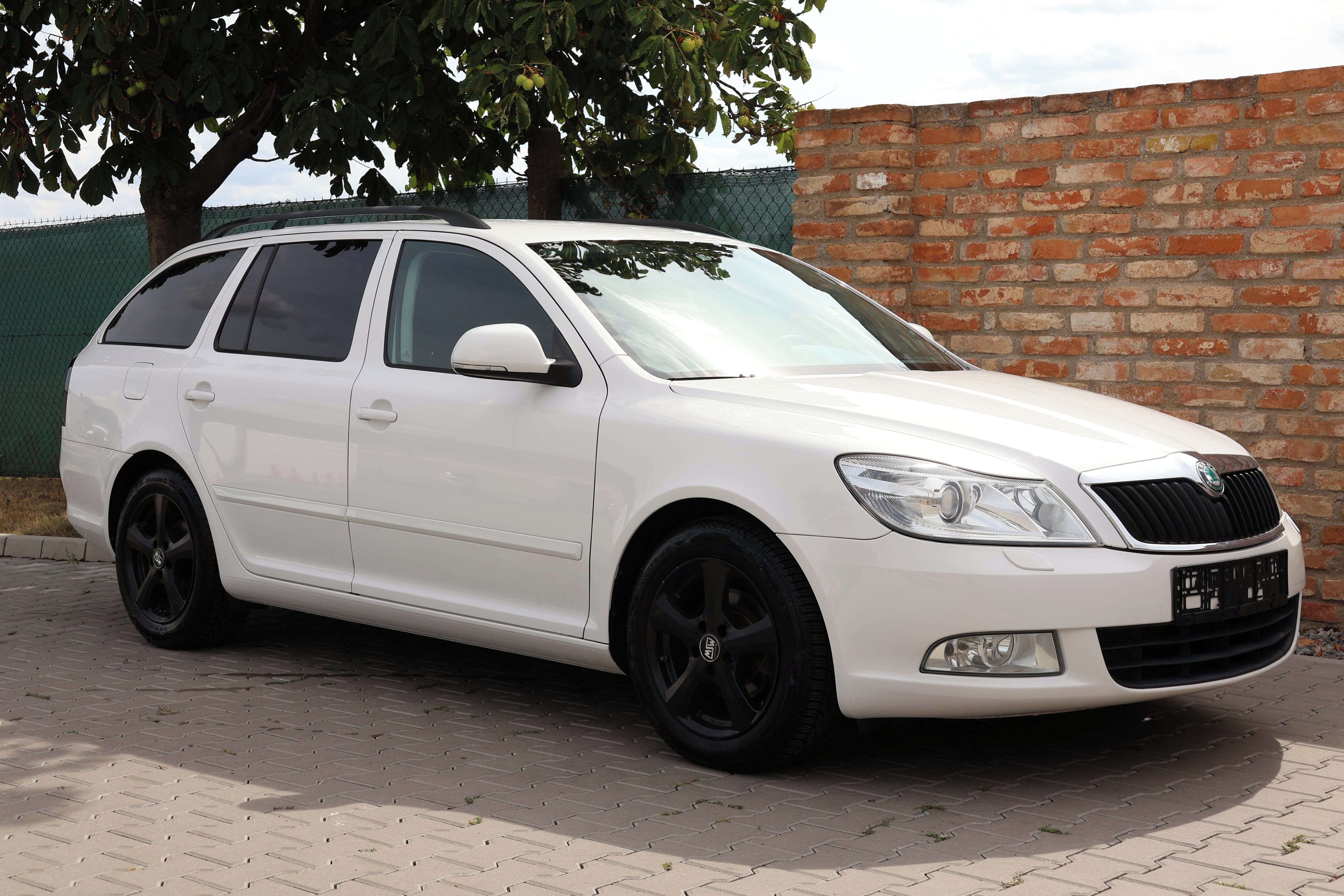 Škoda Octavia, 1.6TDI DSG NAVI XENON VÝHŘEV - fotka 6