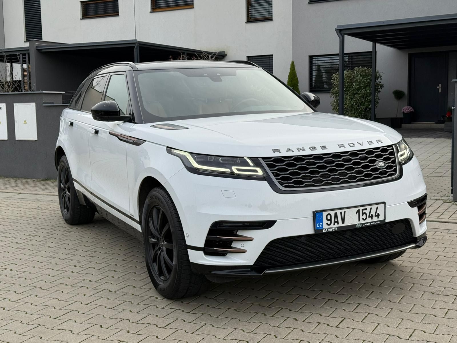 Land Rover Range Rover Velar, R-Dynamic 2.0. 184kW CZ servis - fotka 5