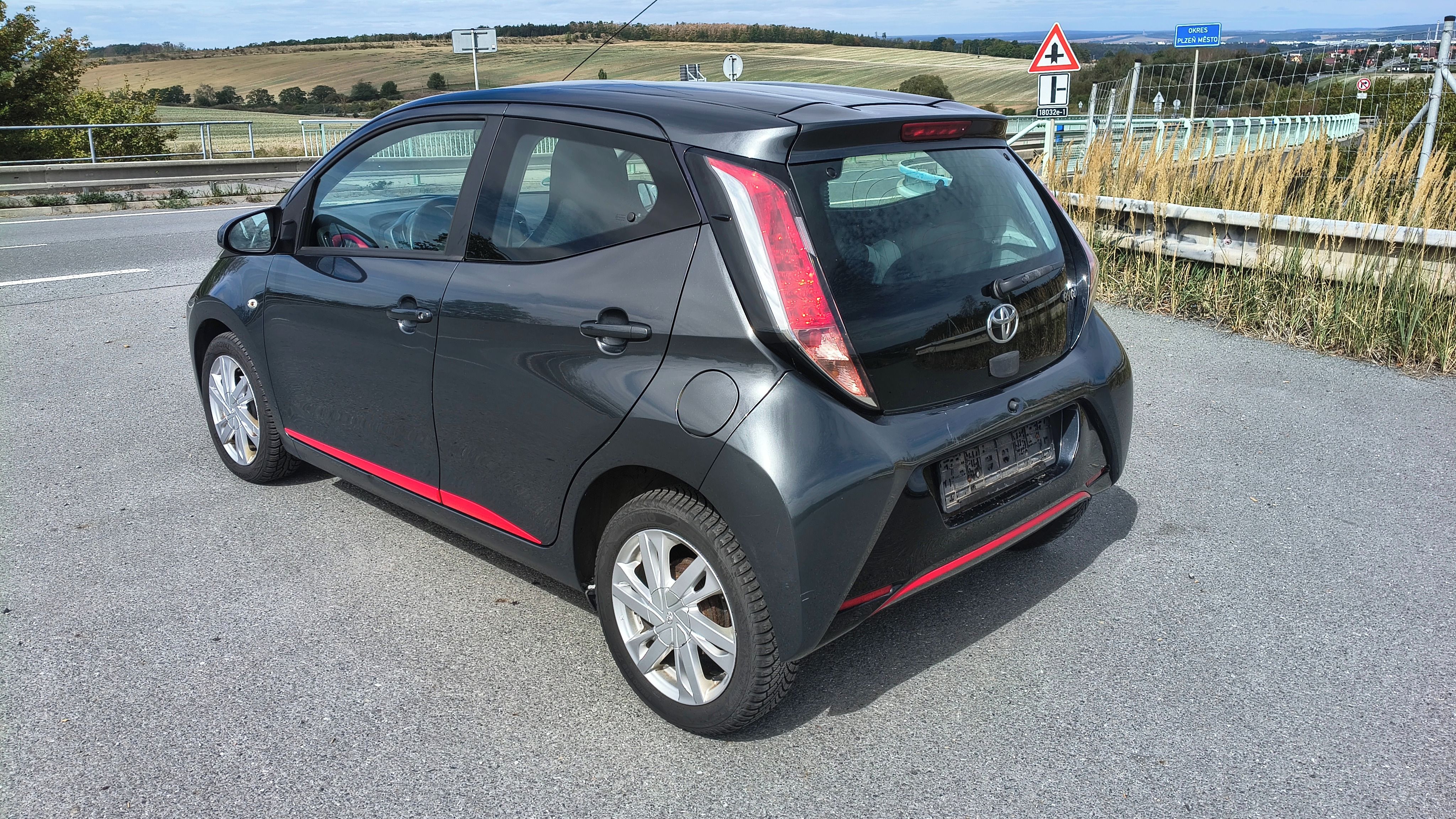 Toyota Aygo, 1.0VVTi klima výhřev kamera !! - fotka 3