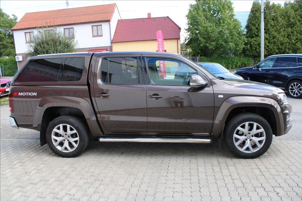 Volkswagen Amarok, 3,0 TDI V6 4x4 CZ 1.majitel - fotka 3