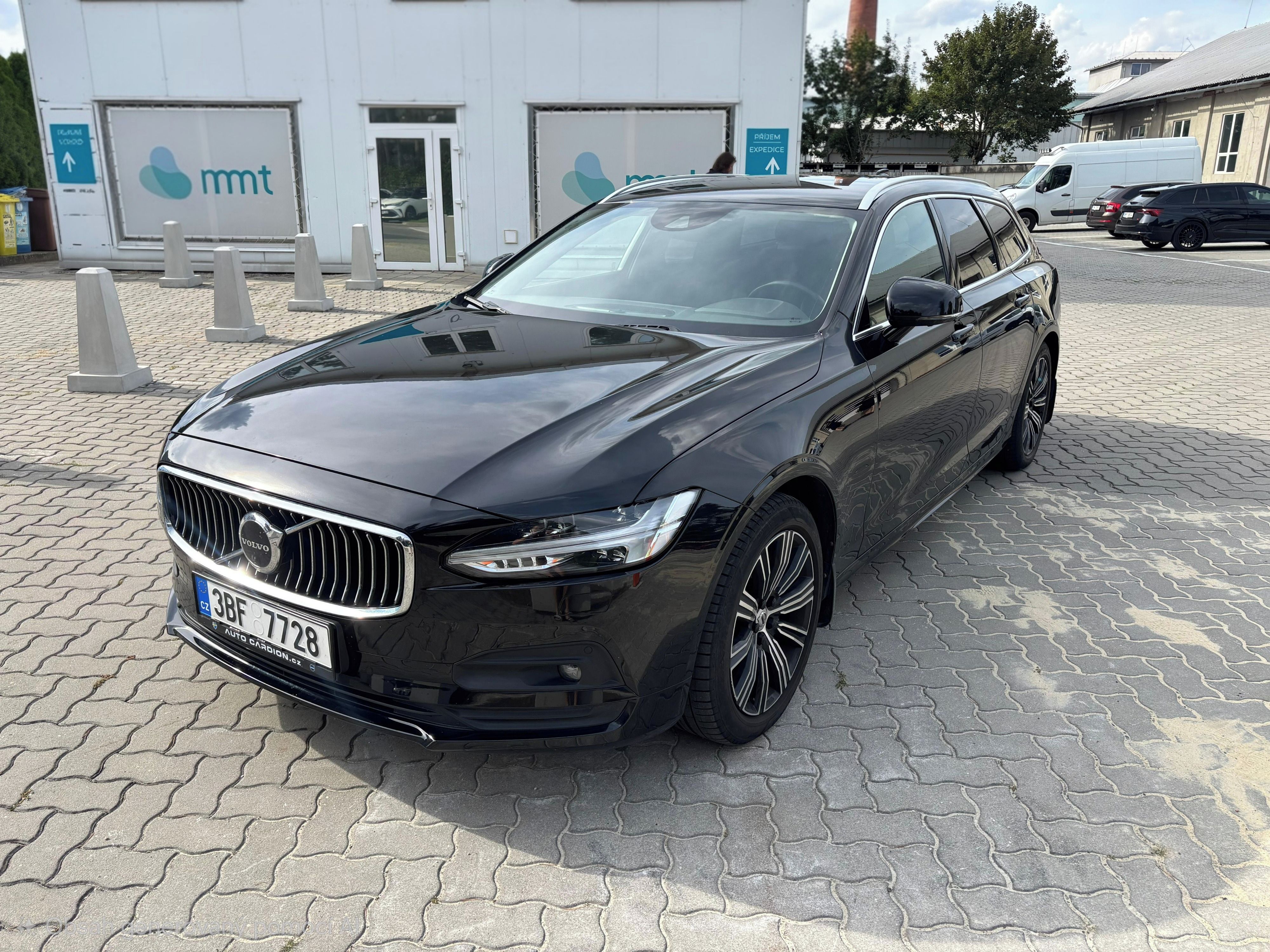 Volvo V90, VOLVO V90  Momentum Plus