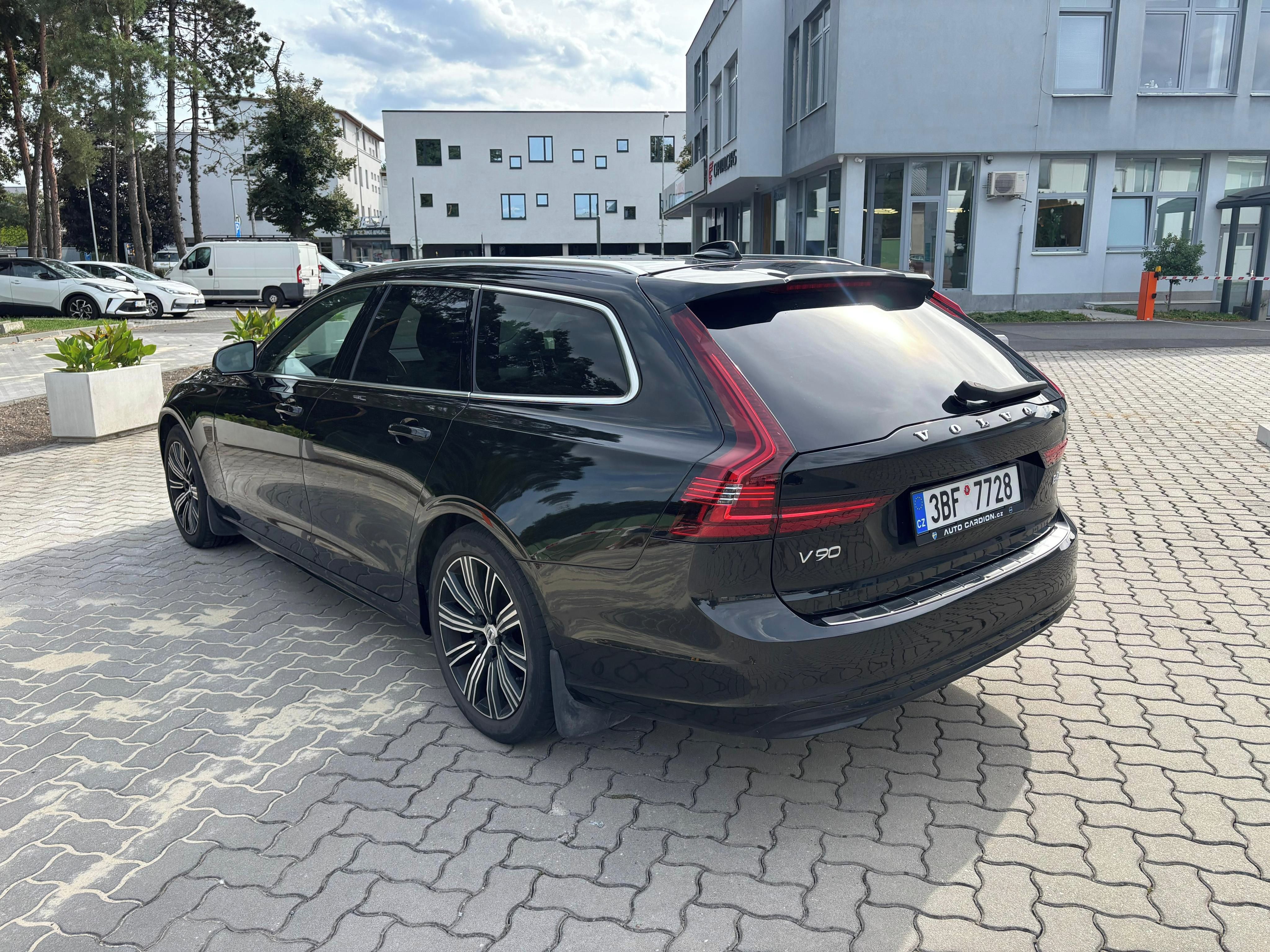 Volvo V90, VOLVO V90  Momentum Plus - fotka 6