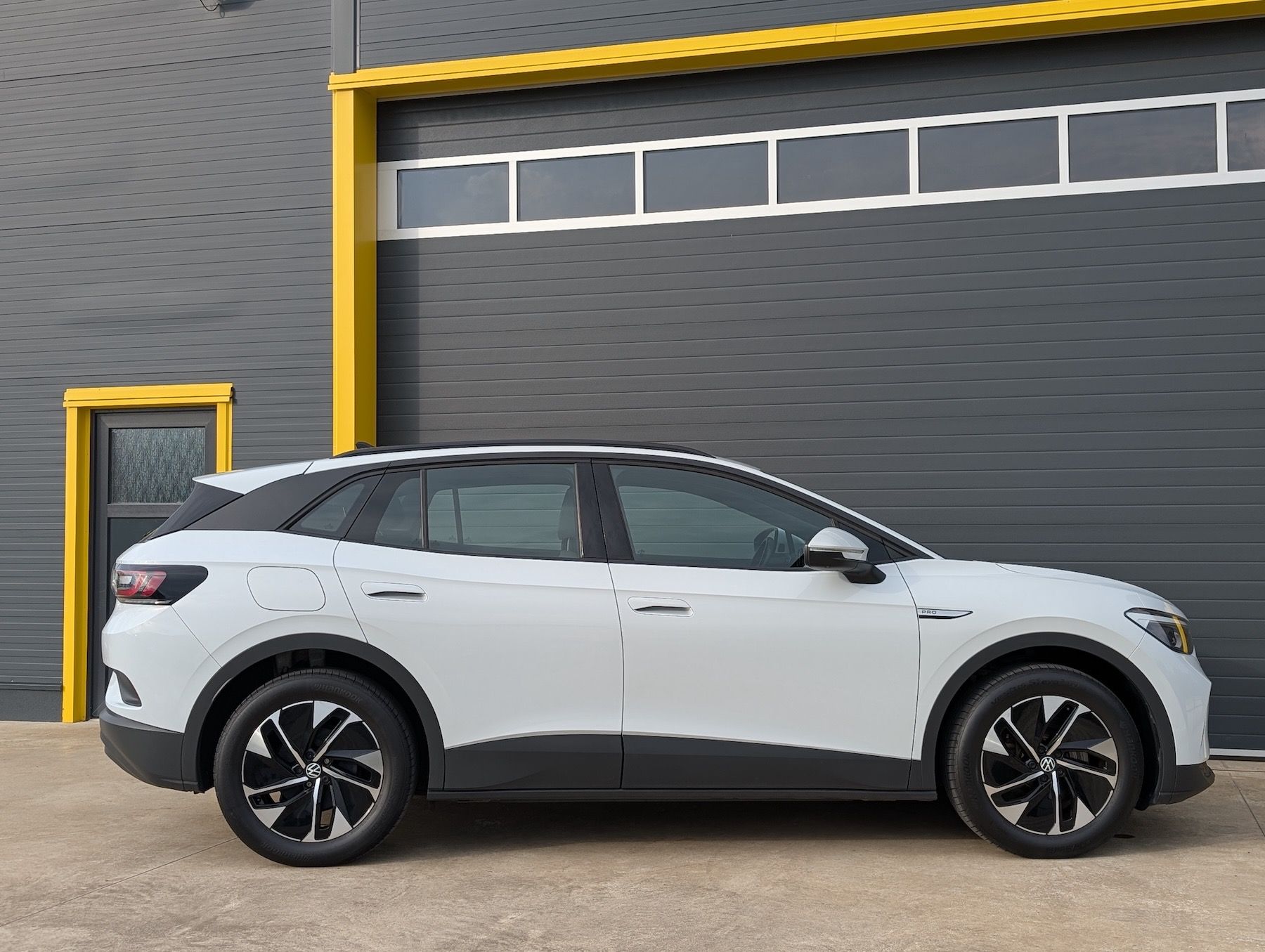 Volkswagen ID.4, 150 kW, LED, Keyless,360kamery - fotka 4