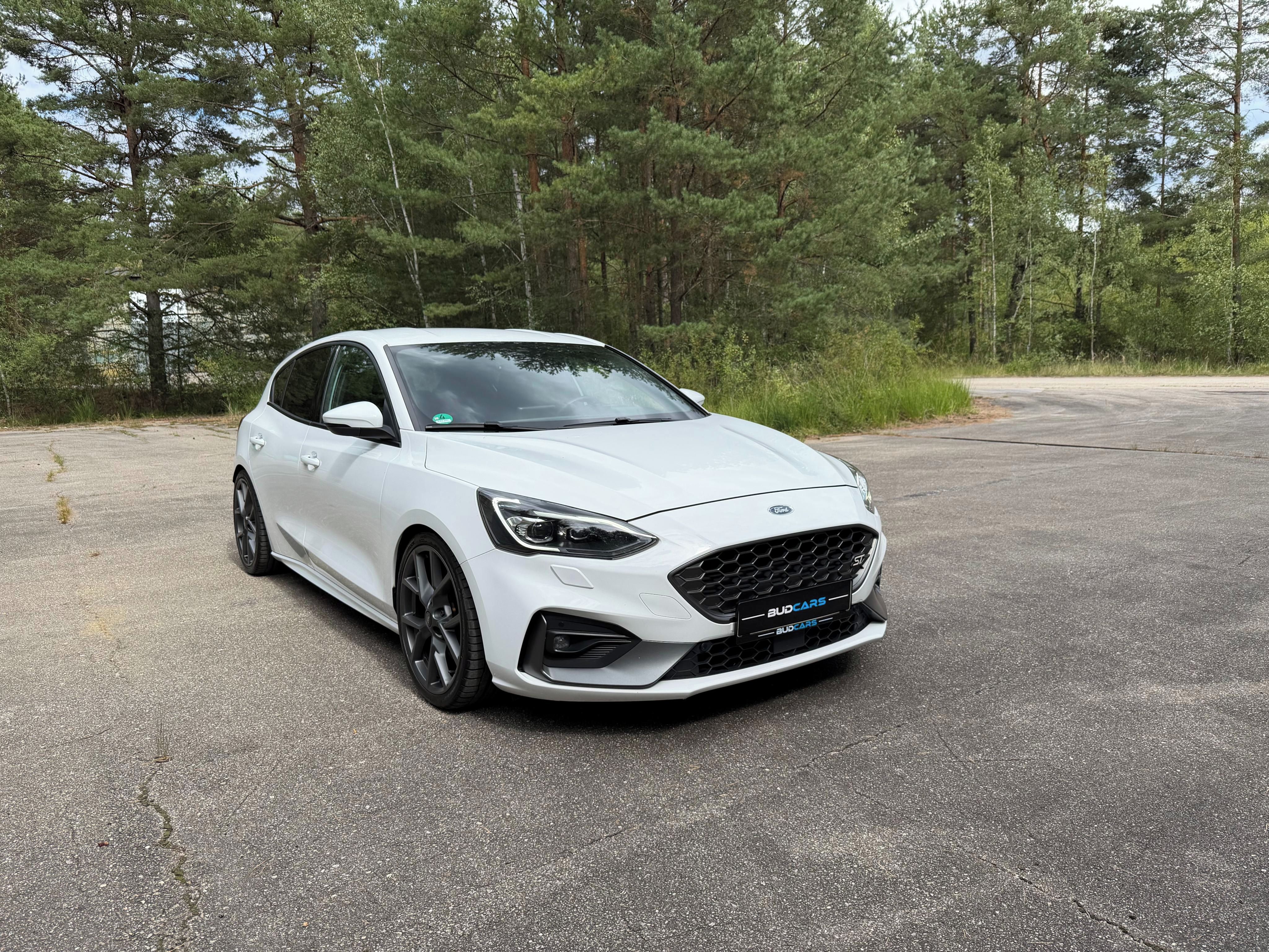 Ford Focus, 2.3 EcoBoost 280PS Manuál - fotka 2
