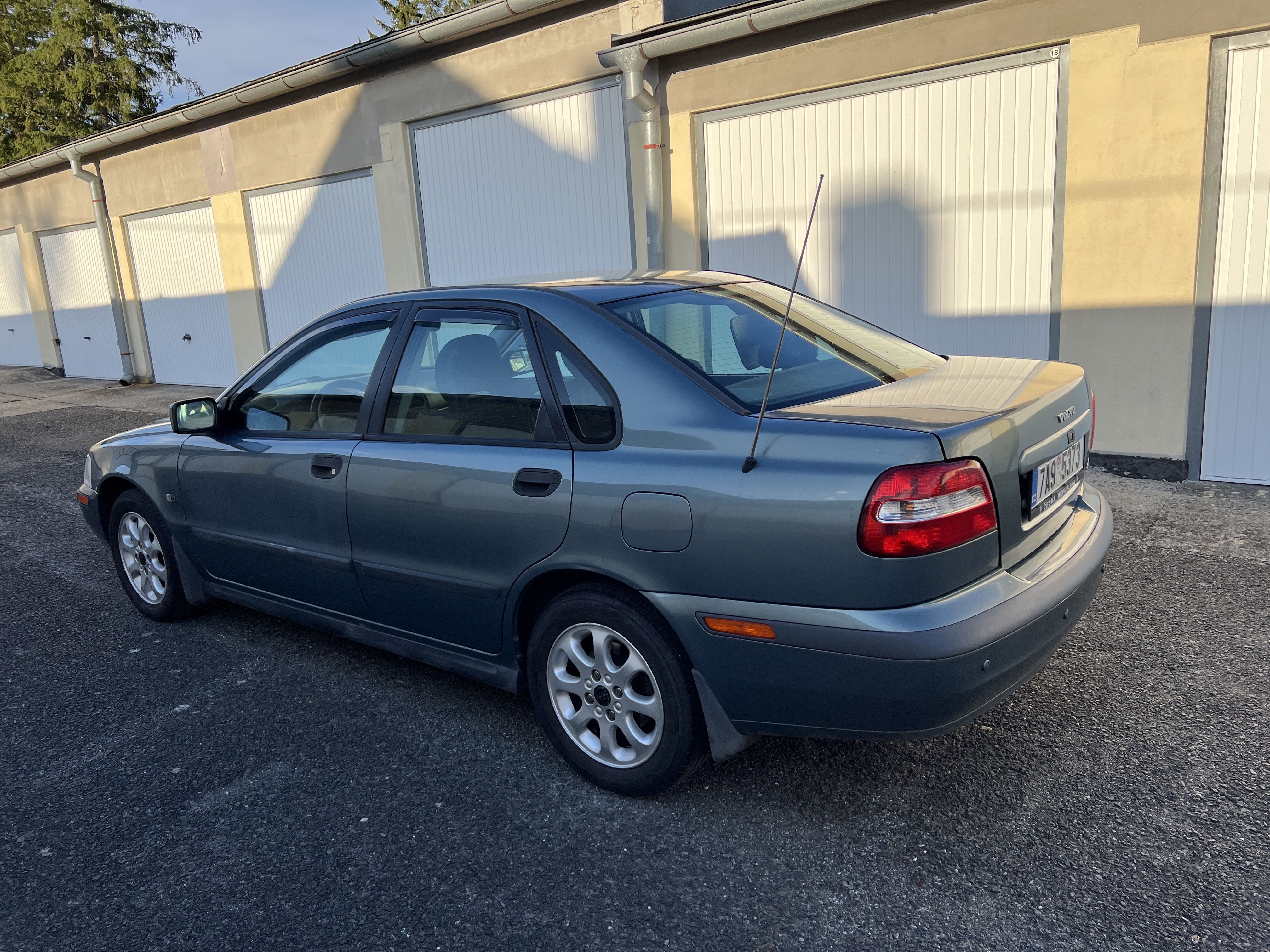 Volvo S40, 2.0i, 100kW - fotka 3