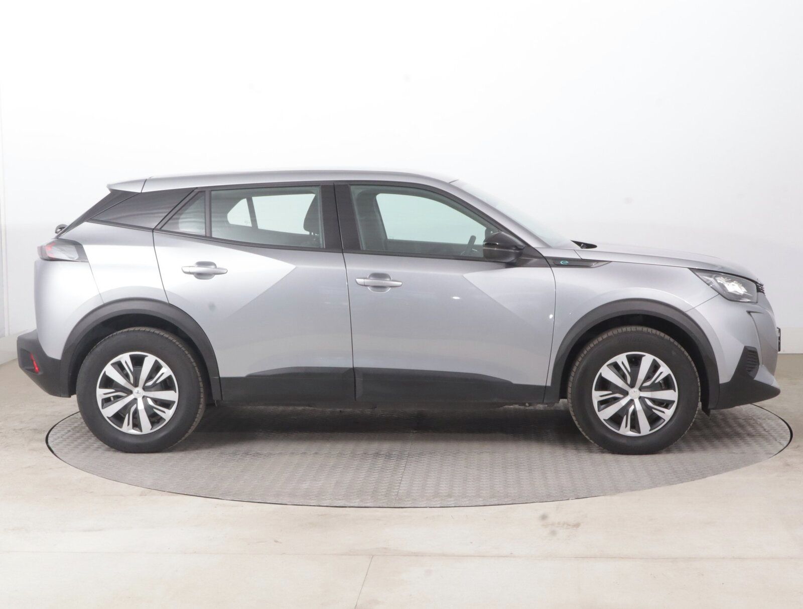Peugeot 2008, 50 kWh, Active Pack, Automat - fotka 6