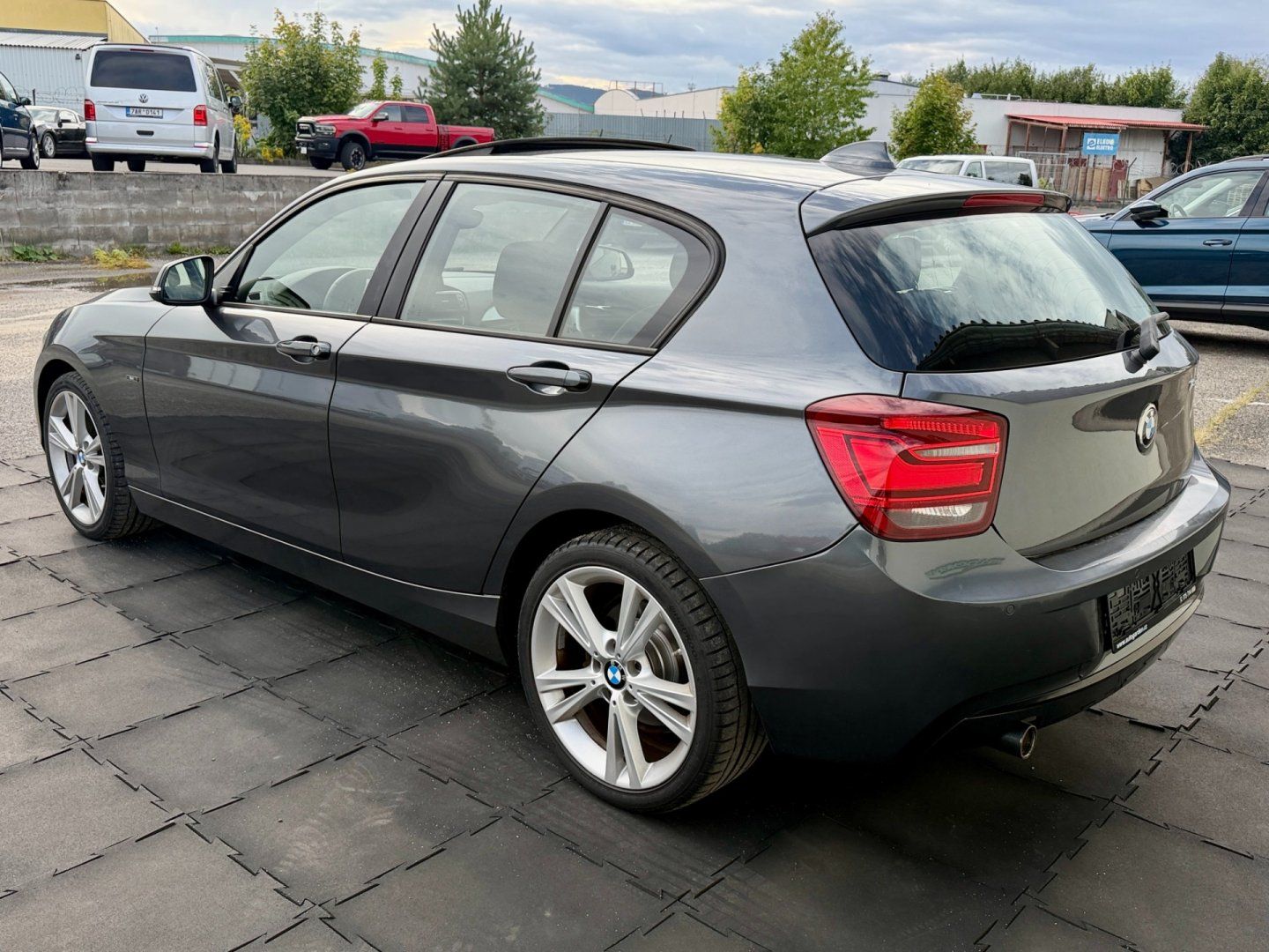 BMW Řada 1, 2.0 šíbr M-Sport, nové rozvody - fotka 5
