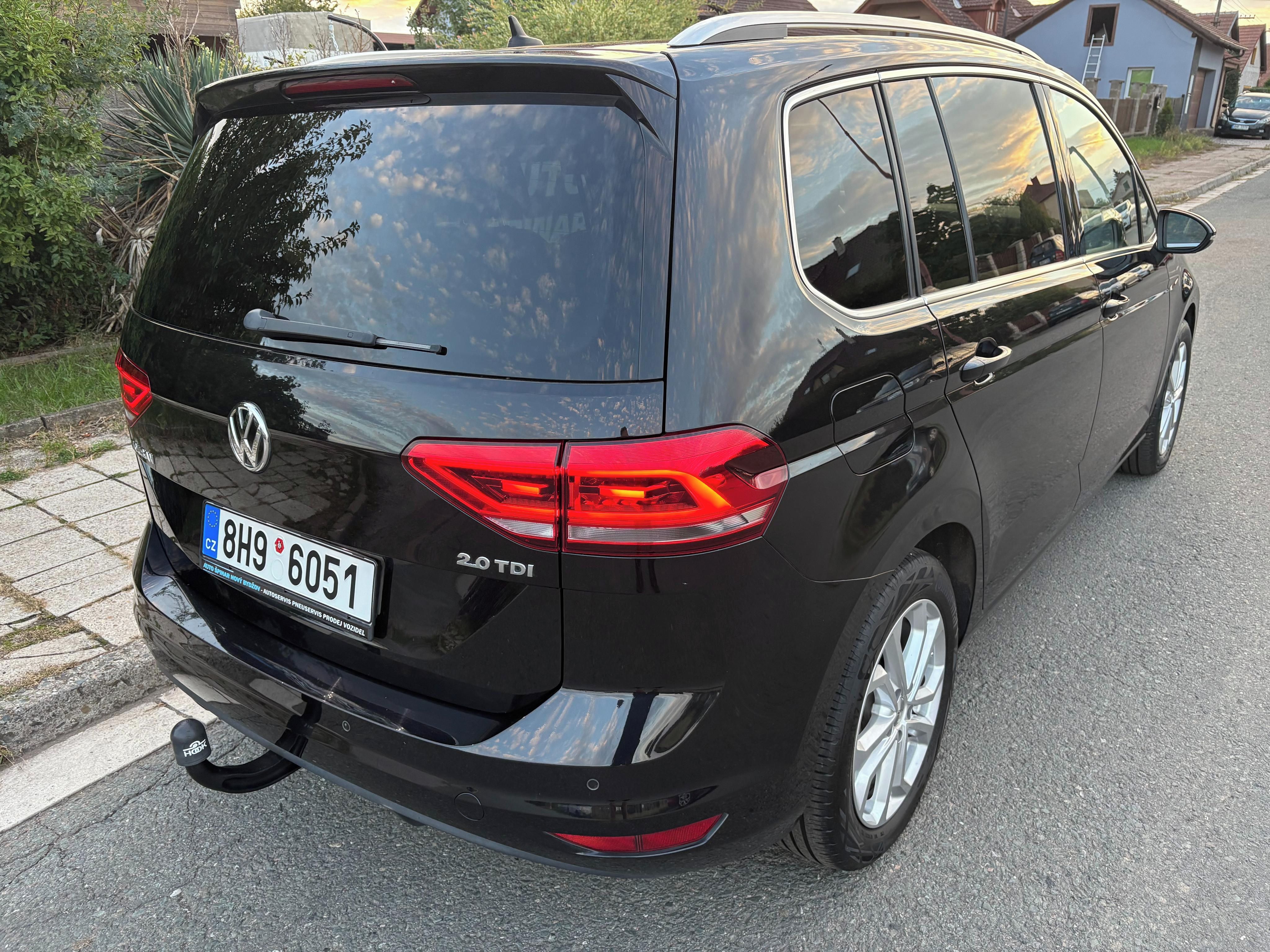 Volkswagen Touran - fotka 5
