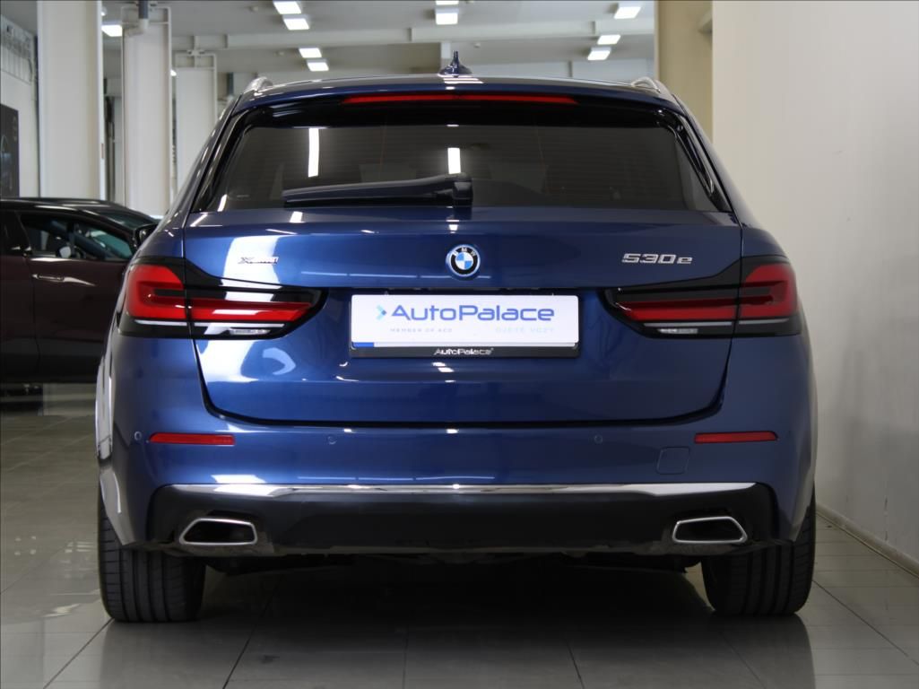 BMW Řada 5, 2,0 530e xDrive Luxury Pano.ČR - fotka 4