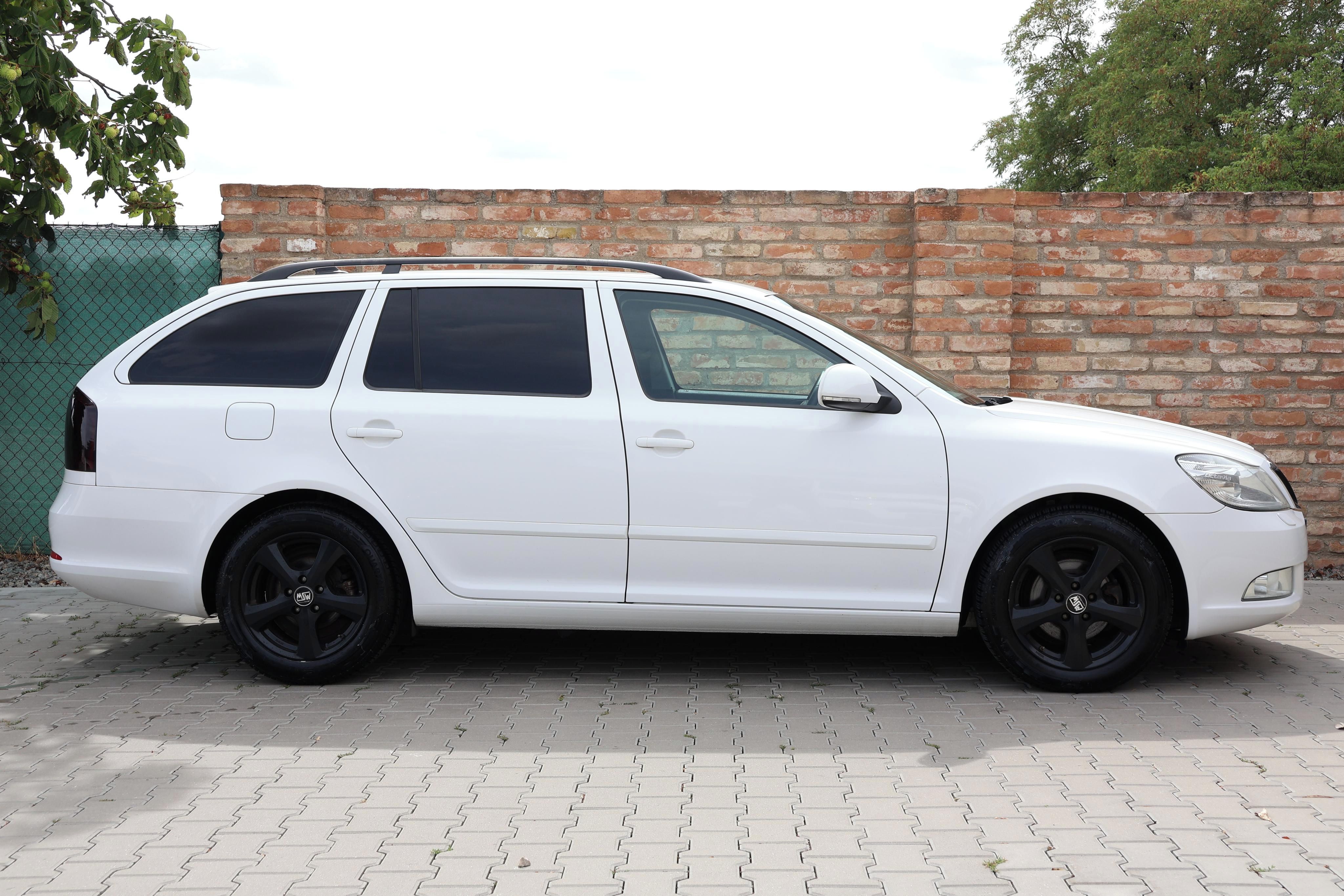 Škoda Octavia, 1.6TDI DSG NAVI XENON VÝHŘEV - fotka 5