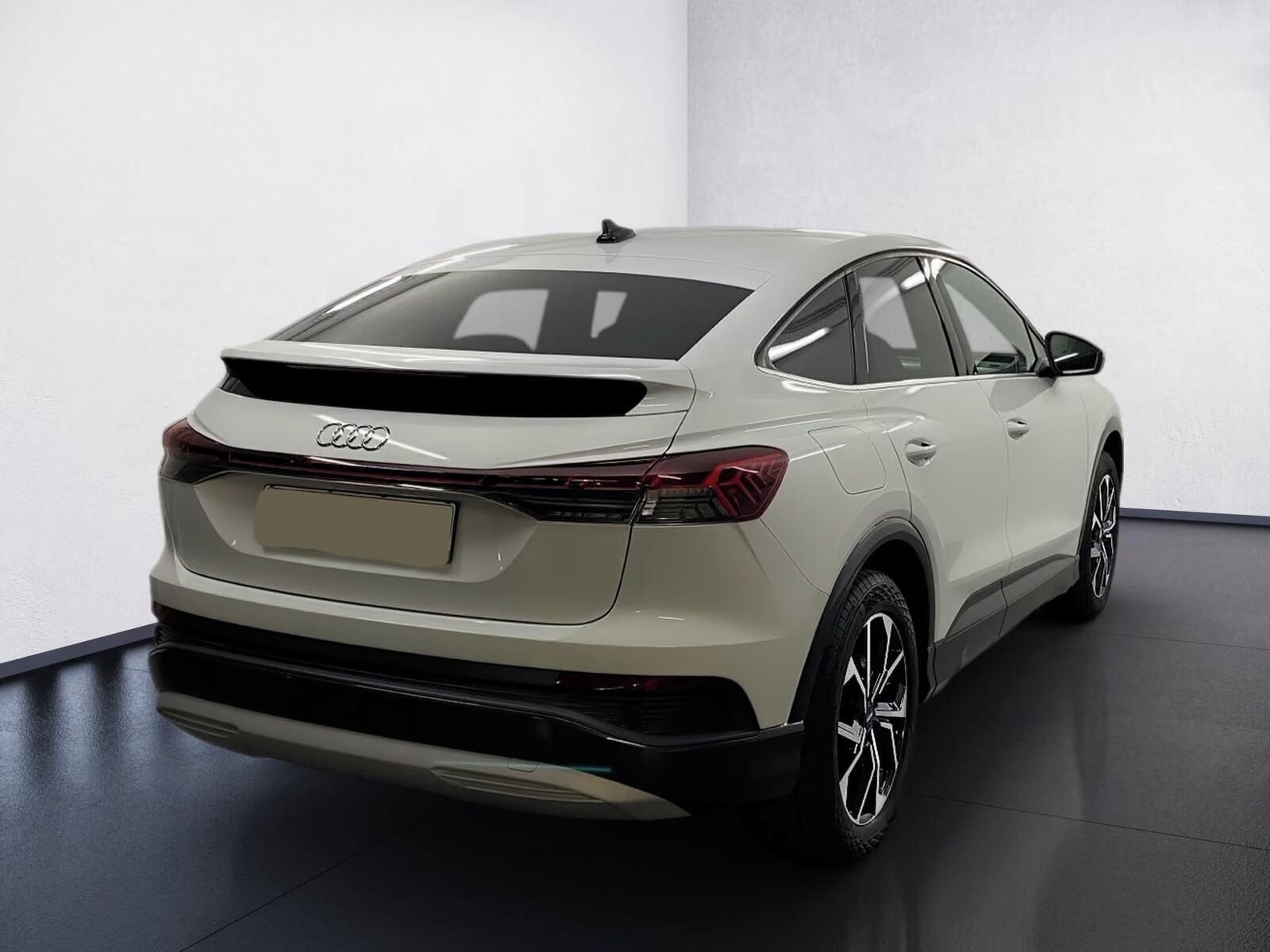 Audi Q4 e-tron, 40 150KW*Navi*Led*DAB*PDC* - fotka 4