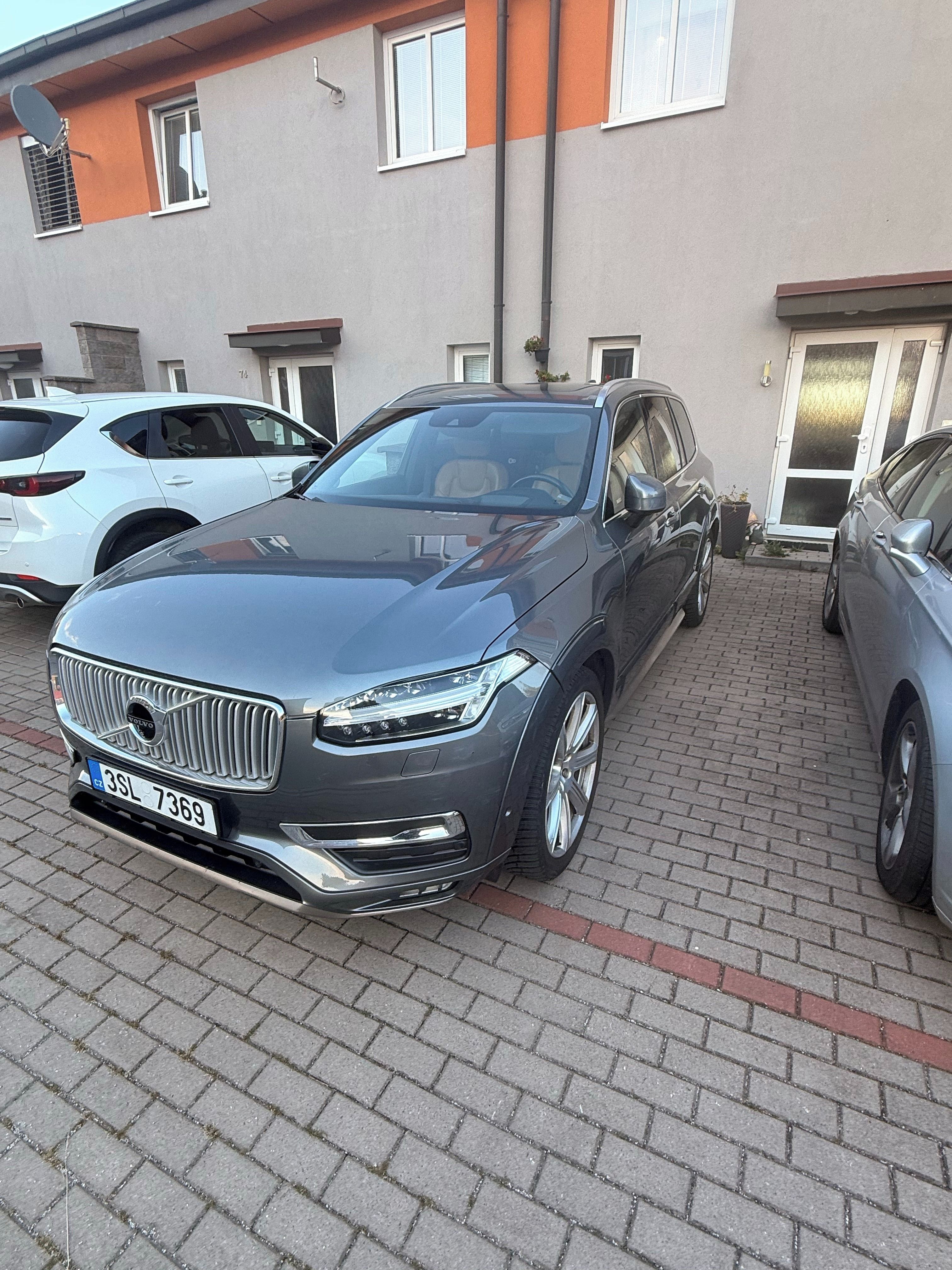 Volvo XC90, Volvo XC90 D5 AWD Drive E - fotka 5