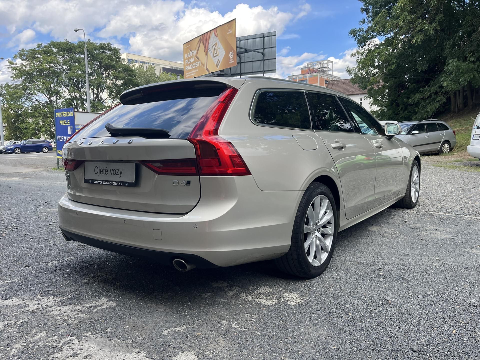 Volvo V90, 2,0 D4 140 Kw 4X4 AUT - fotka 5