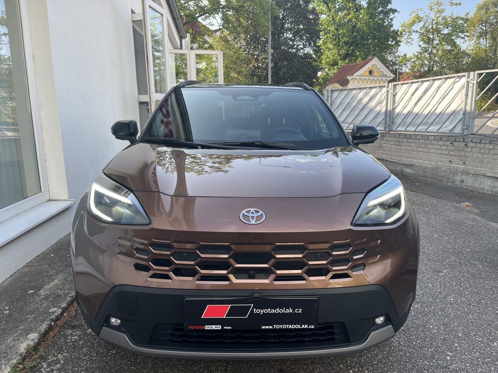 Toyota Yaris Cross, 1.5L HEV130 Executive Tech VIP - fotka 2