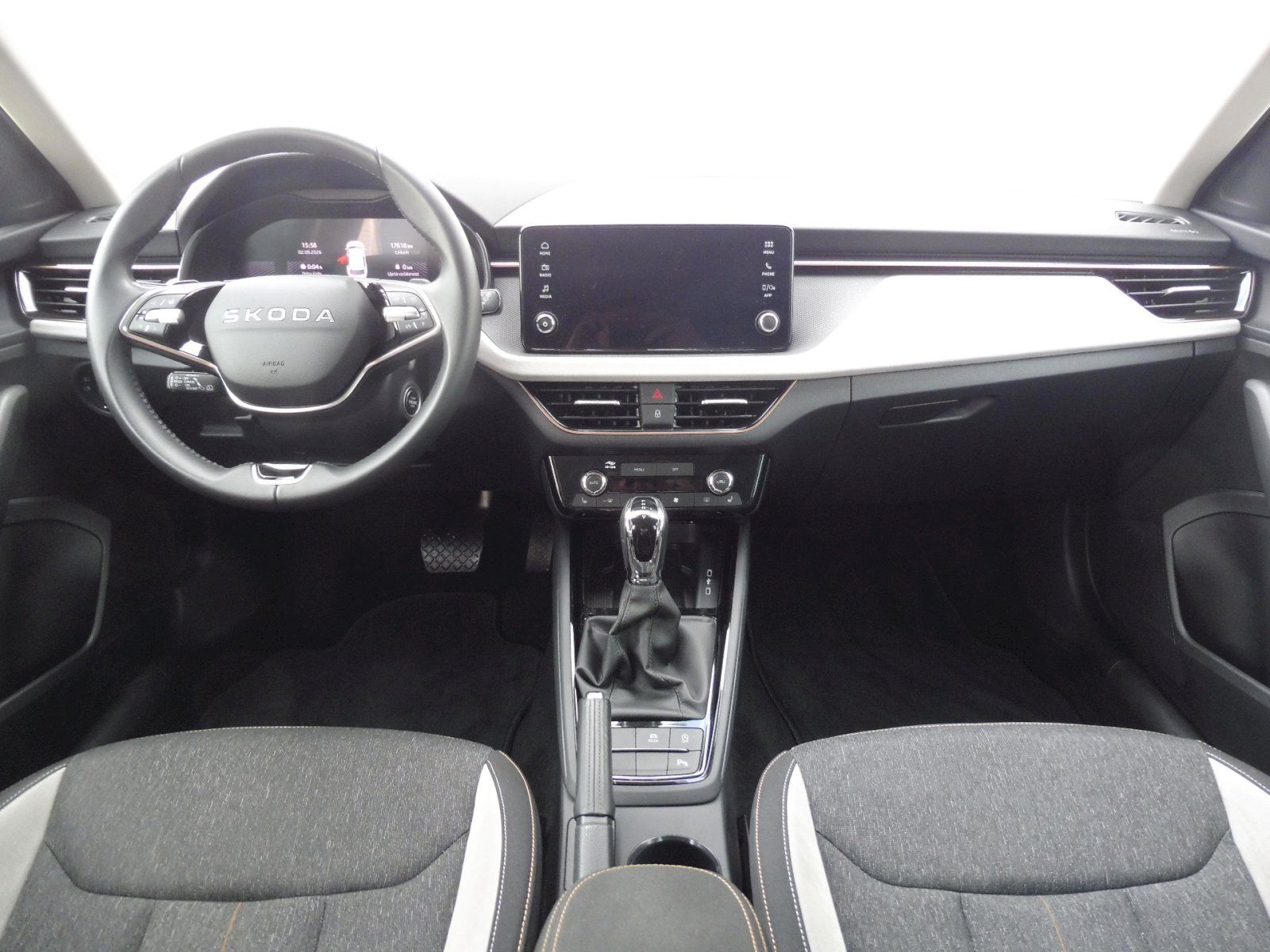 Škoda Kamiq, Top Selection 1,5 TSI 110kW DS - fotka 5
