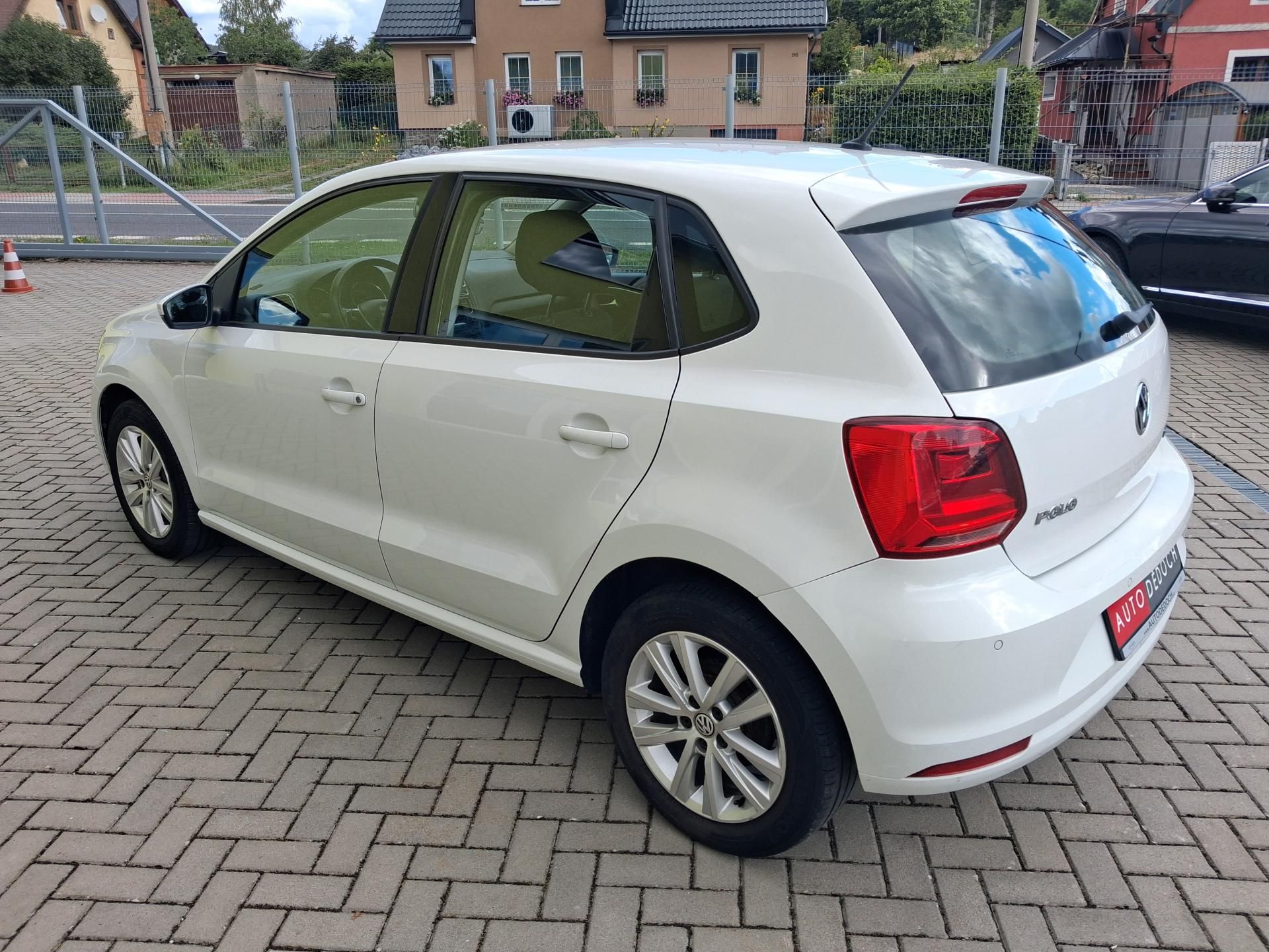 Volkswagen Polo, 1,0MPi POUZE 65t.km! VYHŘ.SED. - fotka 5