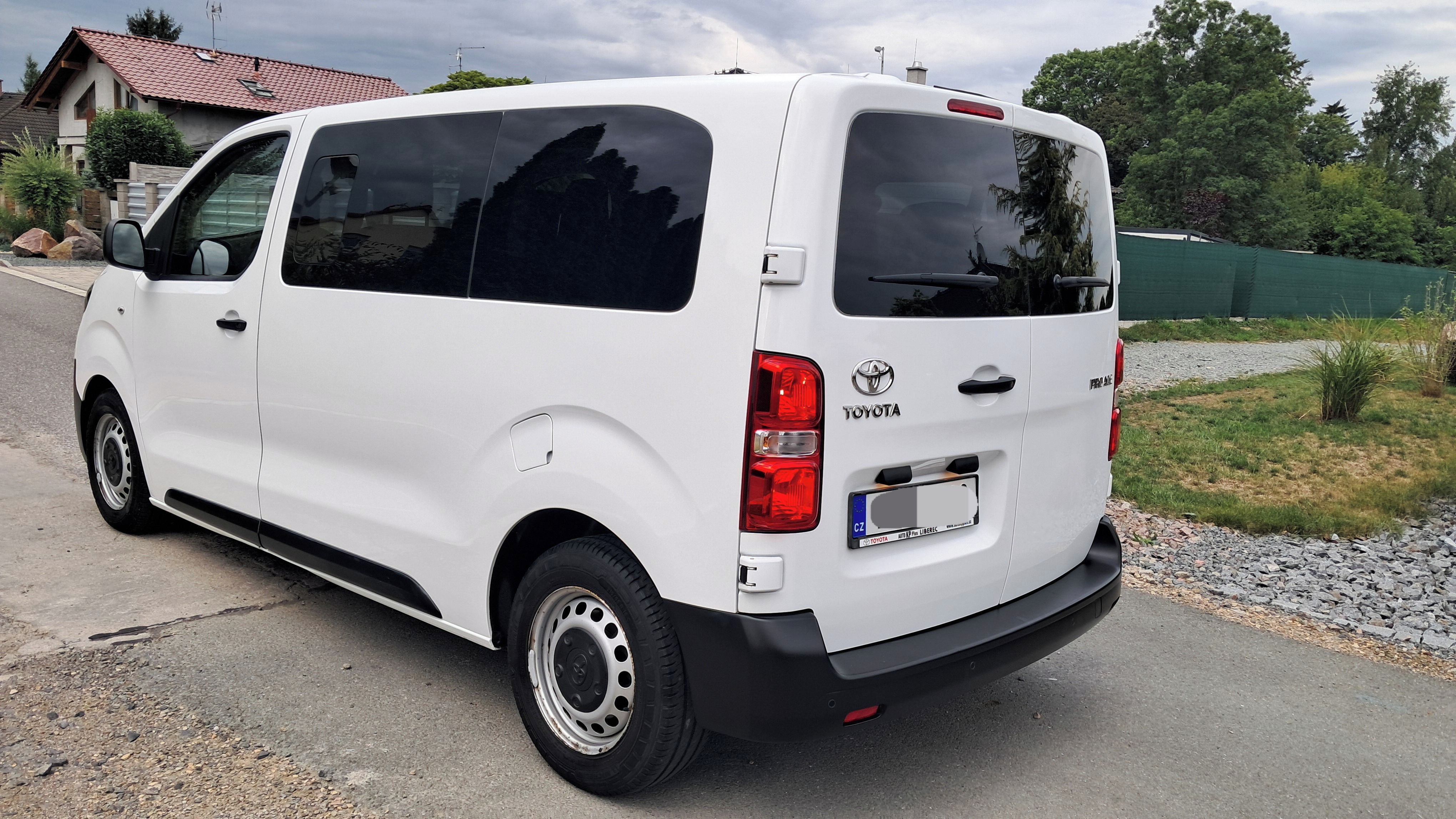 Toyota Proace, 1,5D 88kw, 9míst ZÁRUKA - fotka 4