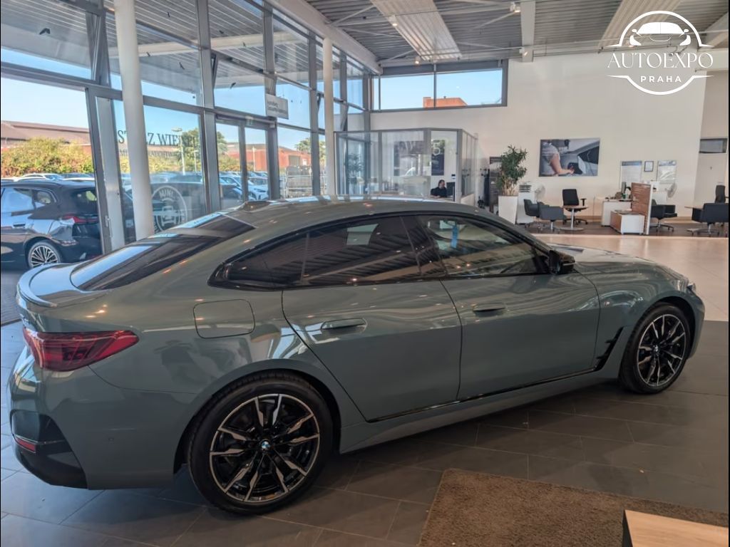 BMW i4, M60 xDrive Innovationsp. * - fotka 6