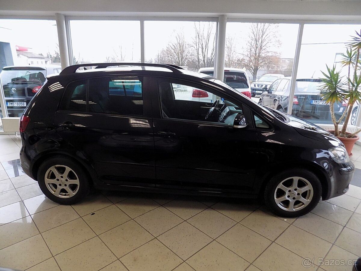 Volkswagen Golf Plus - fotka 2