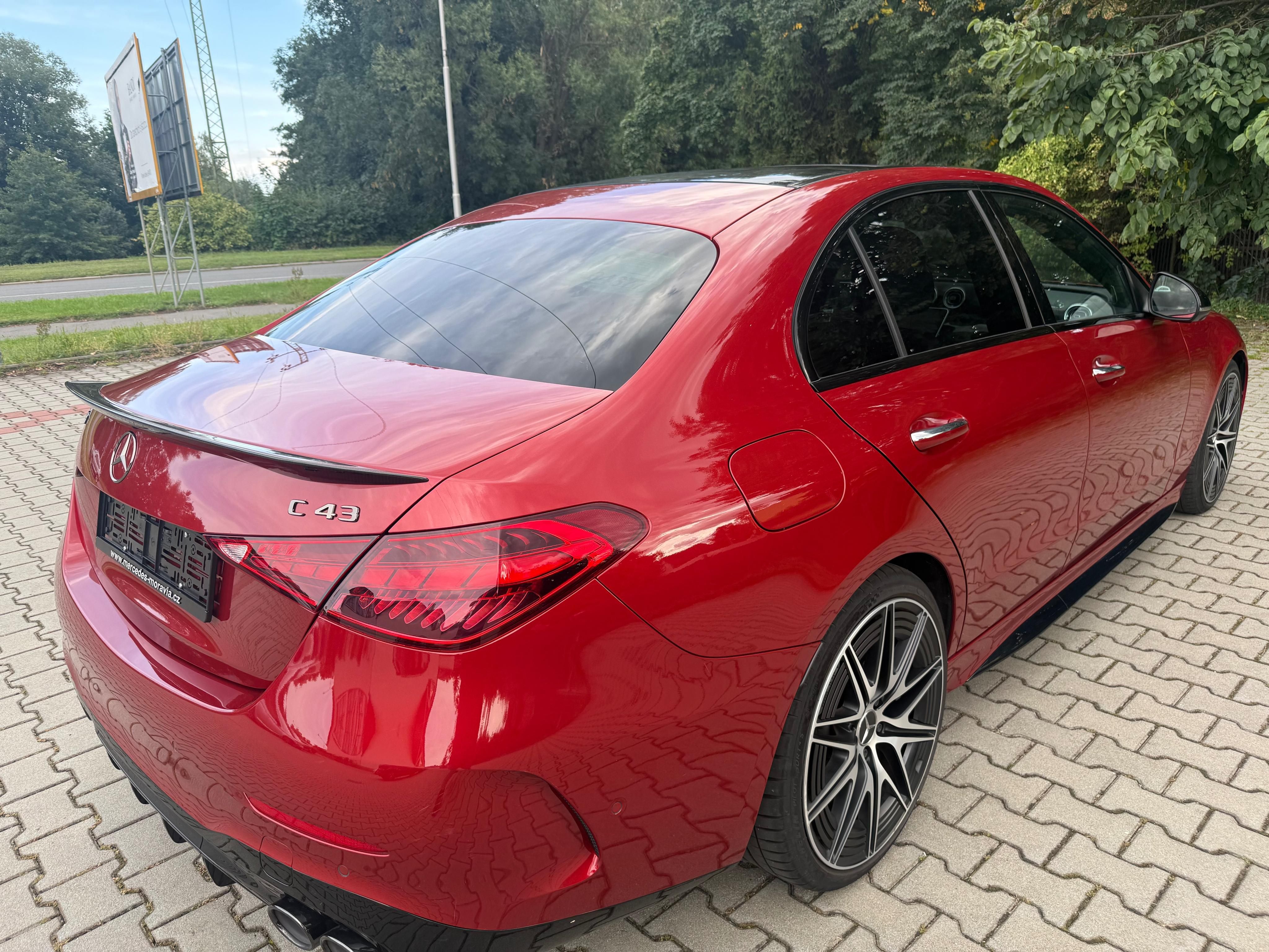 Mercedes-Benz Třídy C, AMG C 43 4MATIC - fotka 4