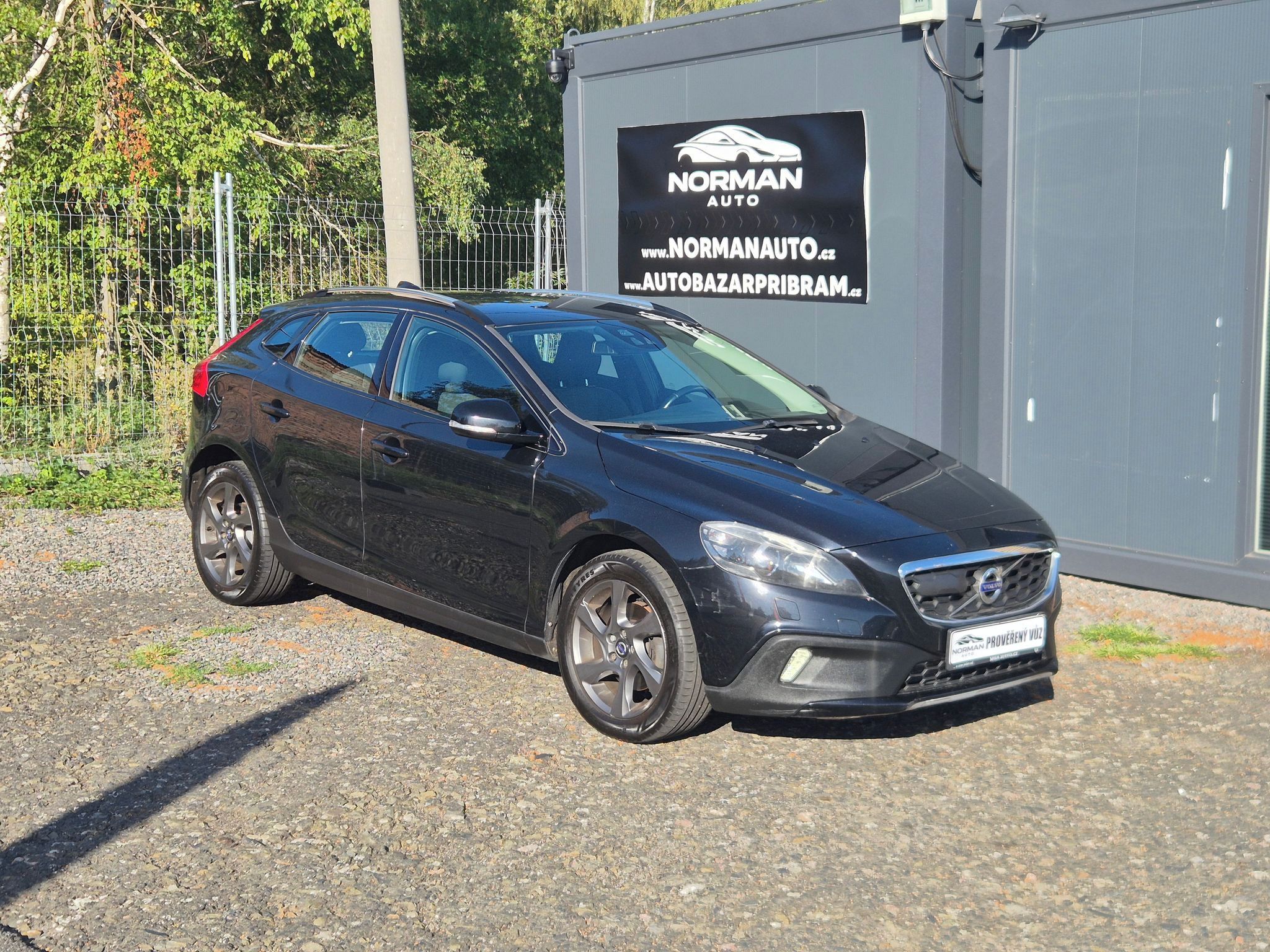 Volvo V40, 1.6D 84kw CROSS COUNTRY, tažné