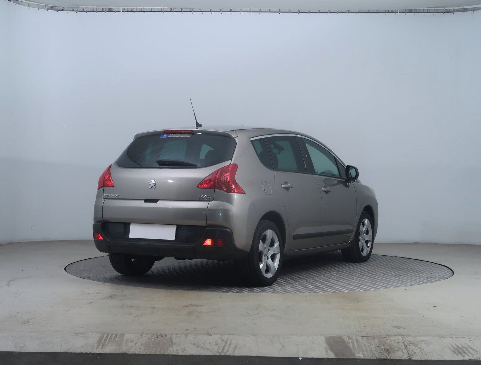 Peugeot 3008, 1.6 HDi, Parkovací asistent - fotka 5