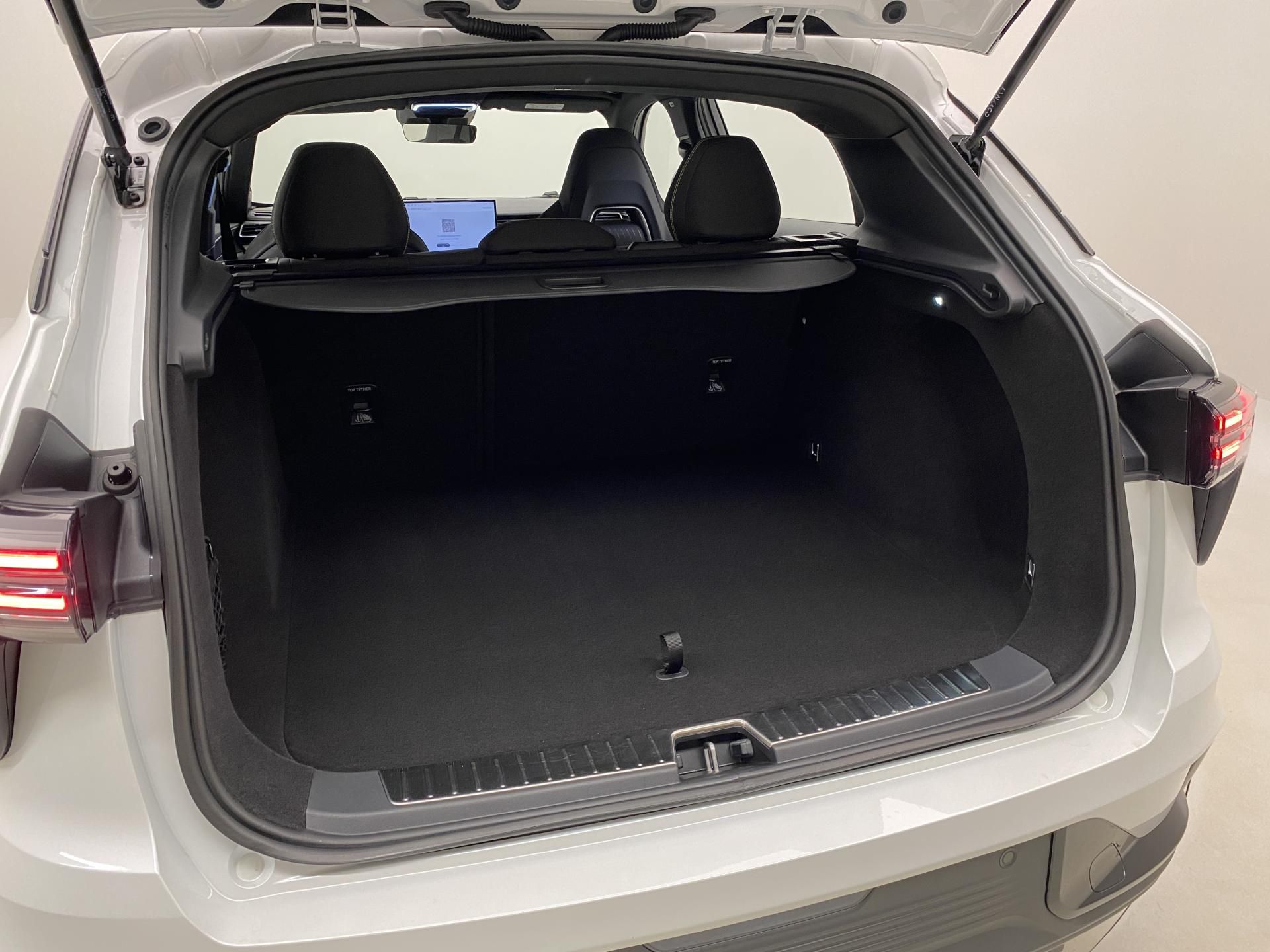 Lynk & Co 01, CORE PHEV AUT CZ 1.maj - fotka 5