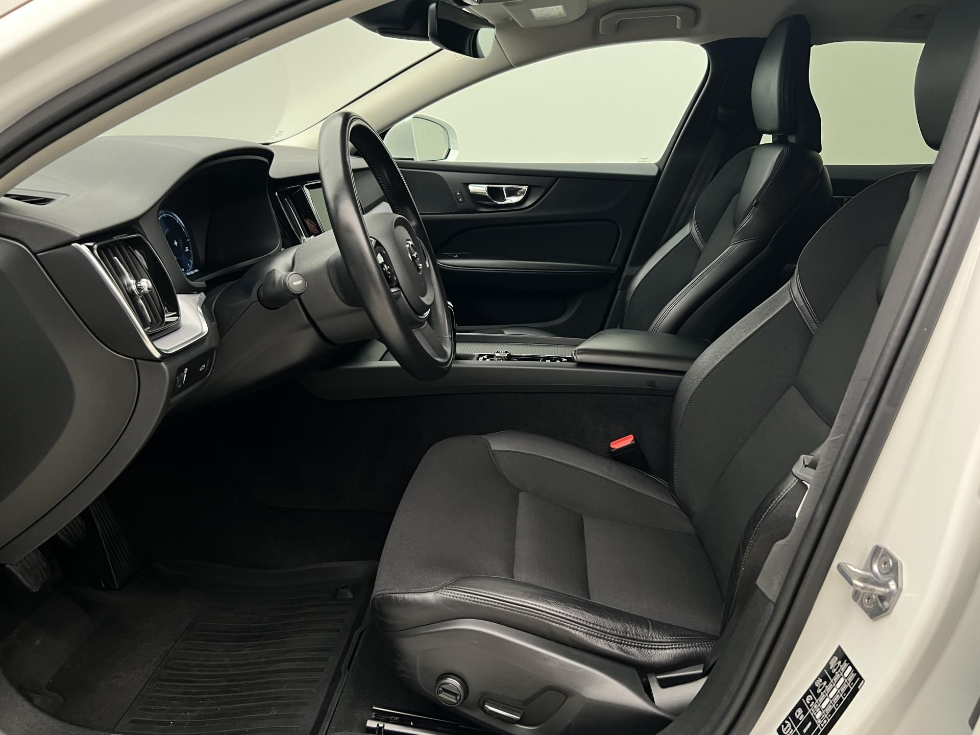 Volvo V60, D3 MOMENTUM MAN - fotka 3