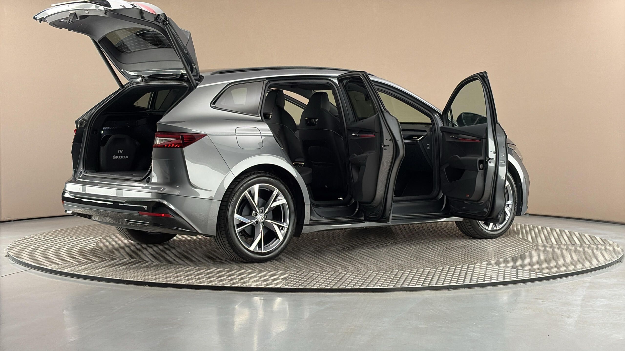 Škoda Enyaq, 62 kWh AUT 60 Sportline - fotka 6