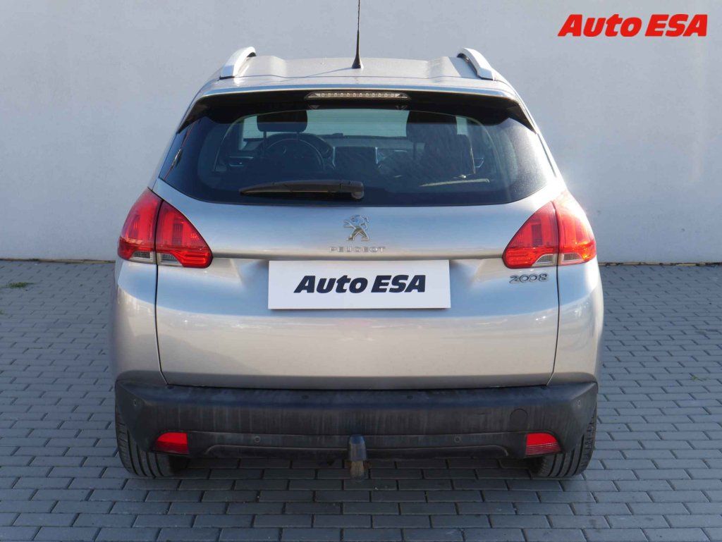 Peugeot 2008, 1.2pt - fotka 5