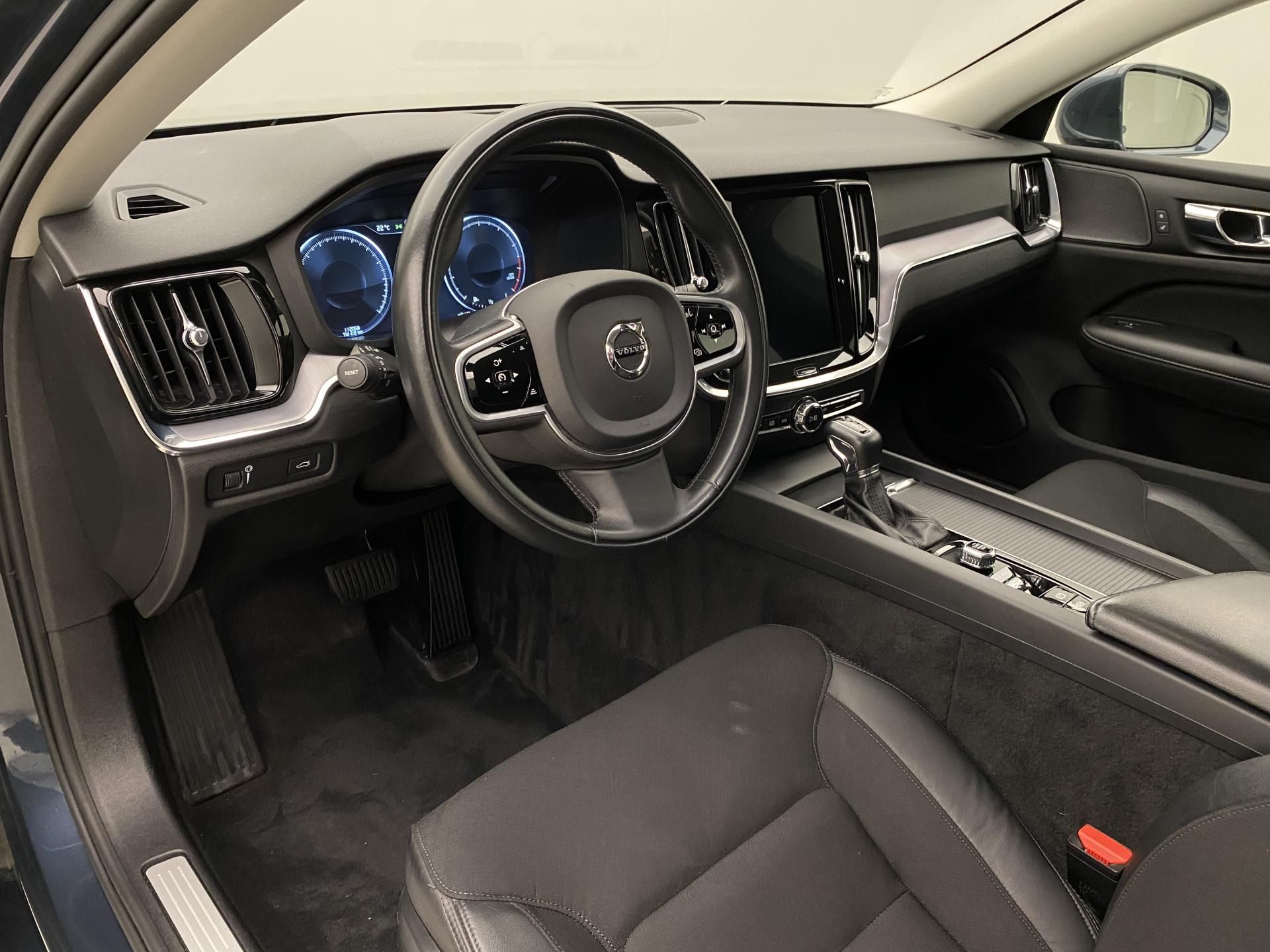 Volvo S60, T4 MOMENTUM AUT - fotka 4