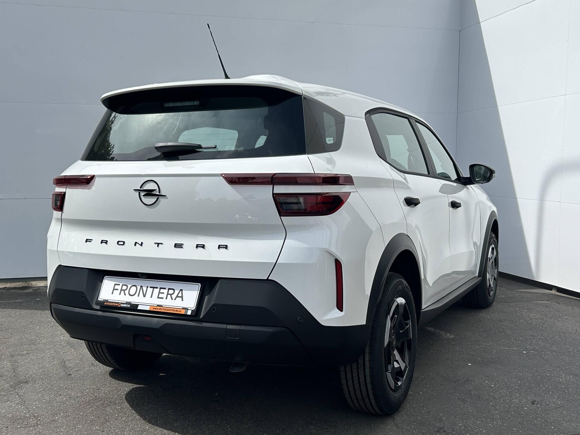Opel Frontera, Edition Hybrid  1,2 TURBO - fotka 4