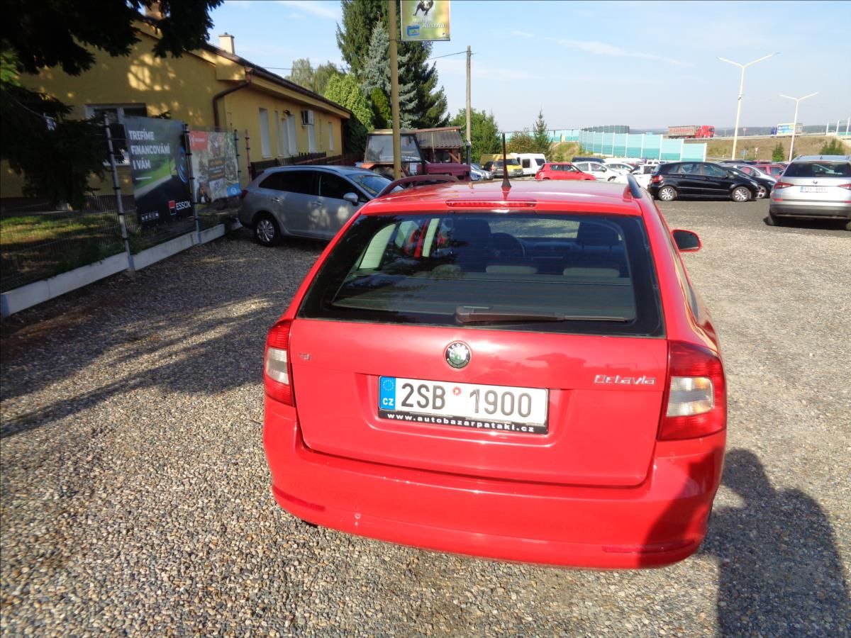 Škoda Octavia, 1,6 - fotka 6