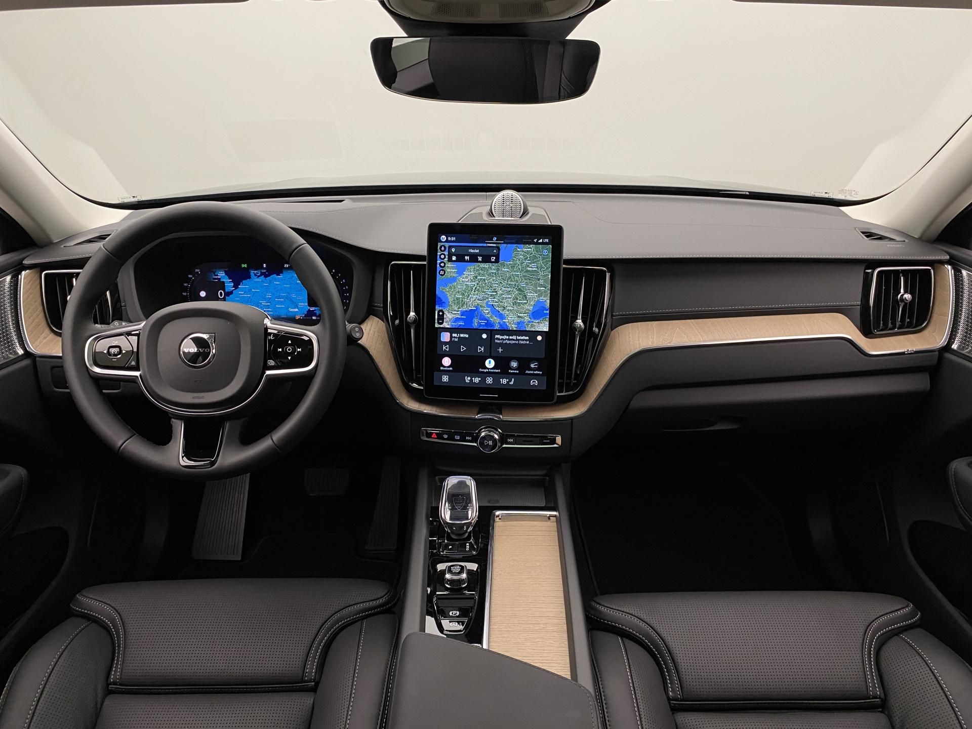 Volvo XC60, B5 AWD ULTRA CZ 1.maj - fotka 2