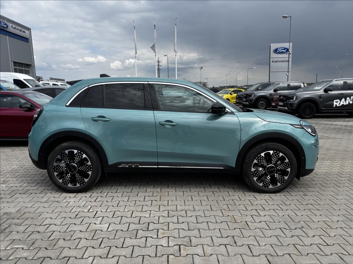 Fiat 600, 1,2 Hybrid 100kW La Prima - fotka 6