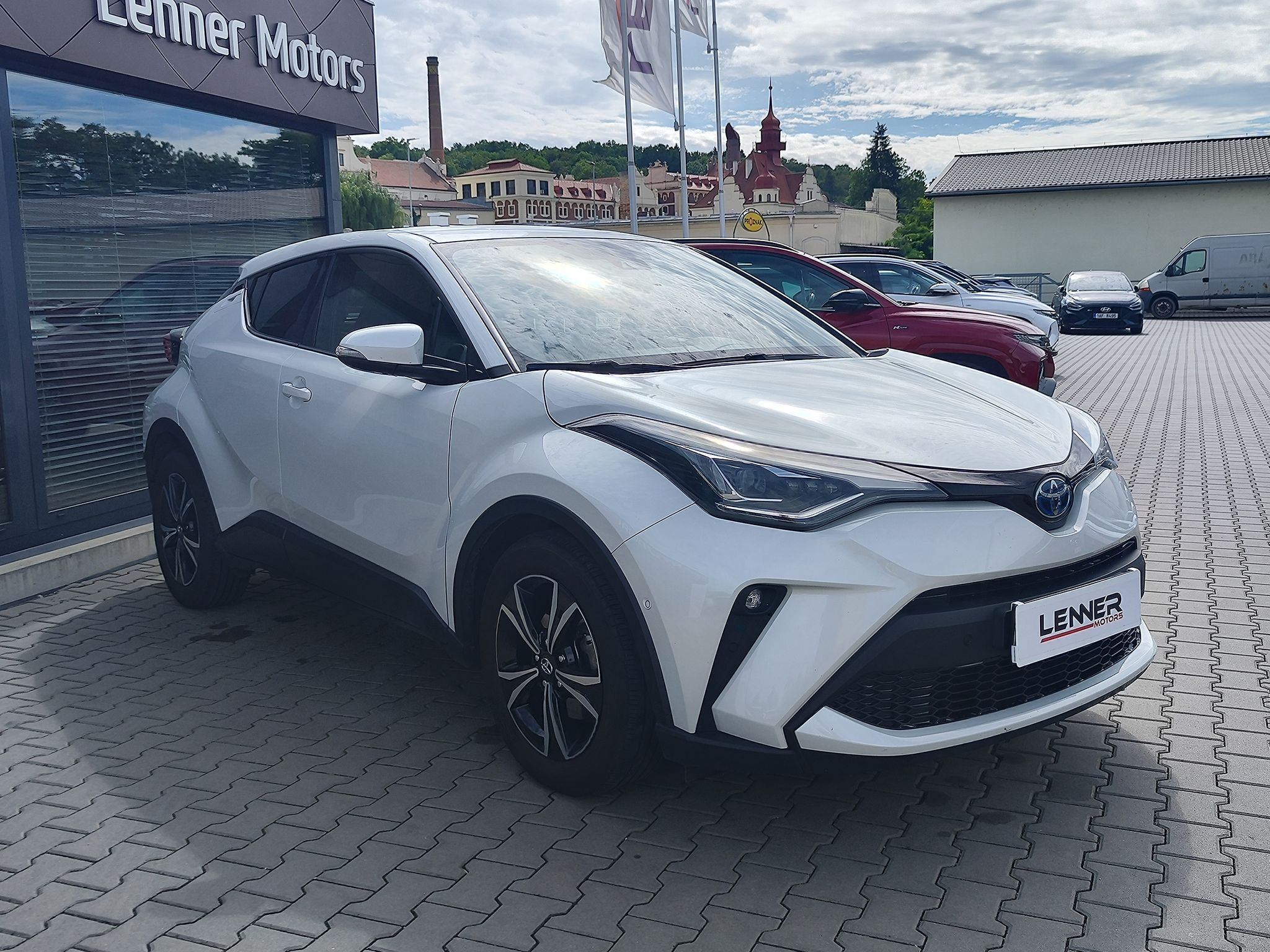 Toyota C-HR, 2.0 HEV/112kW Executive E-CVT - fotka 3