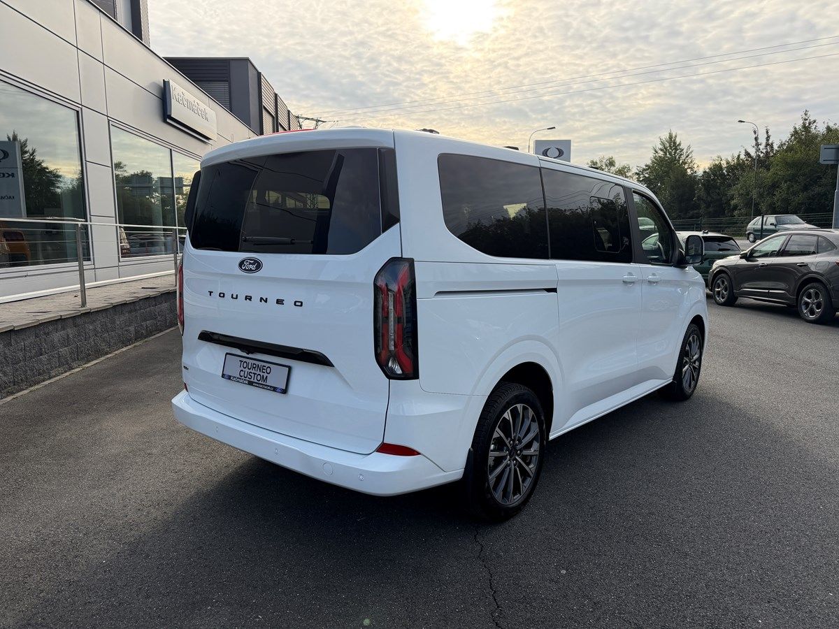 Ford Tourneo Custom, Titanium X L1, 2.5 Duratec Hyb - fotka 3