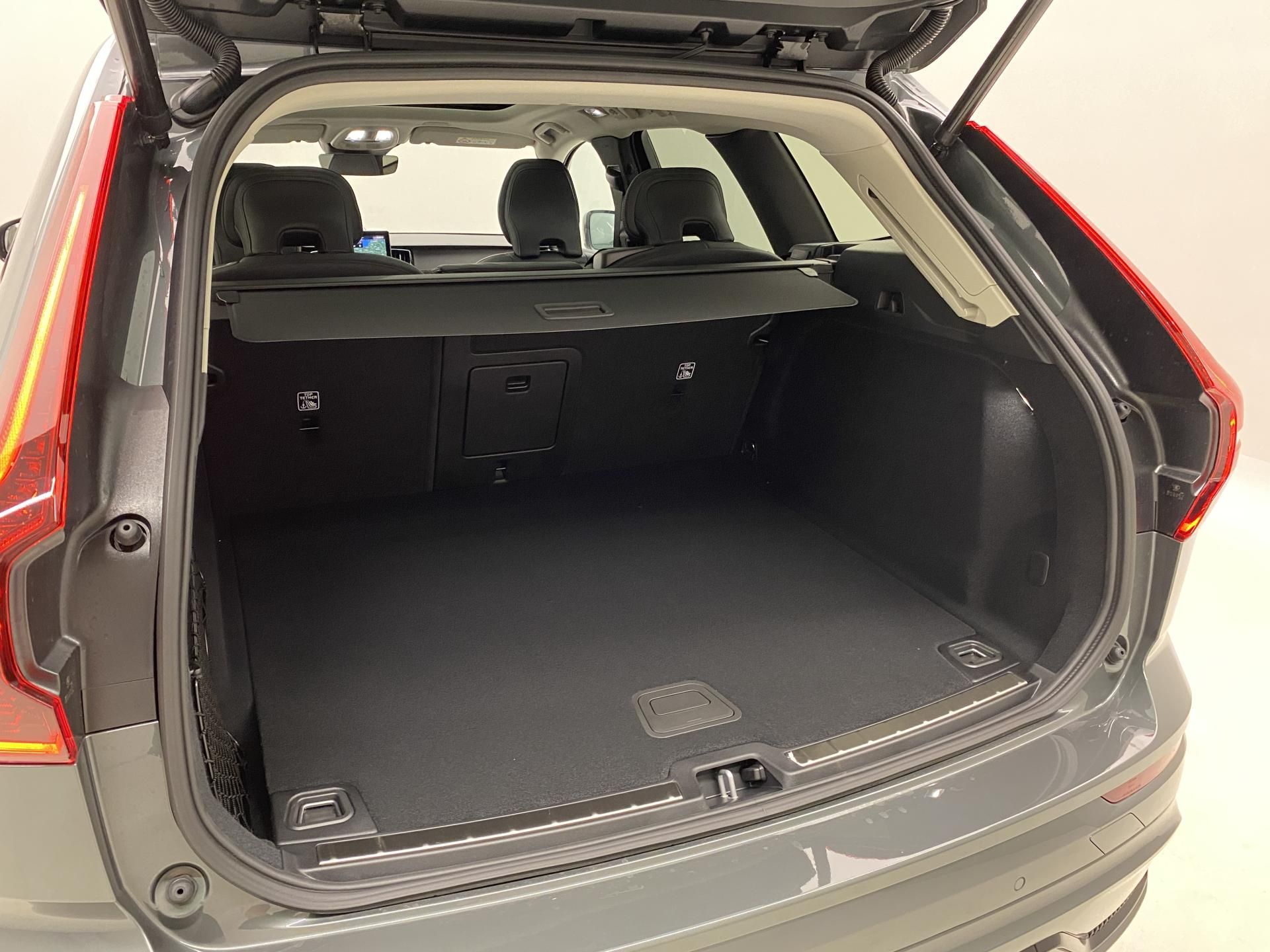Volvo XC60, B5 AWD ULTRA CZ 1.maj - fotka 5