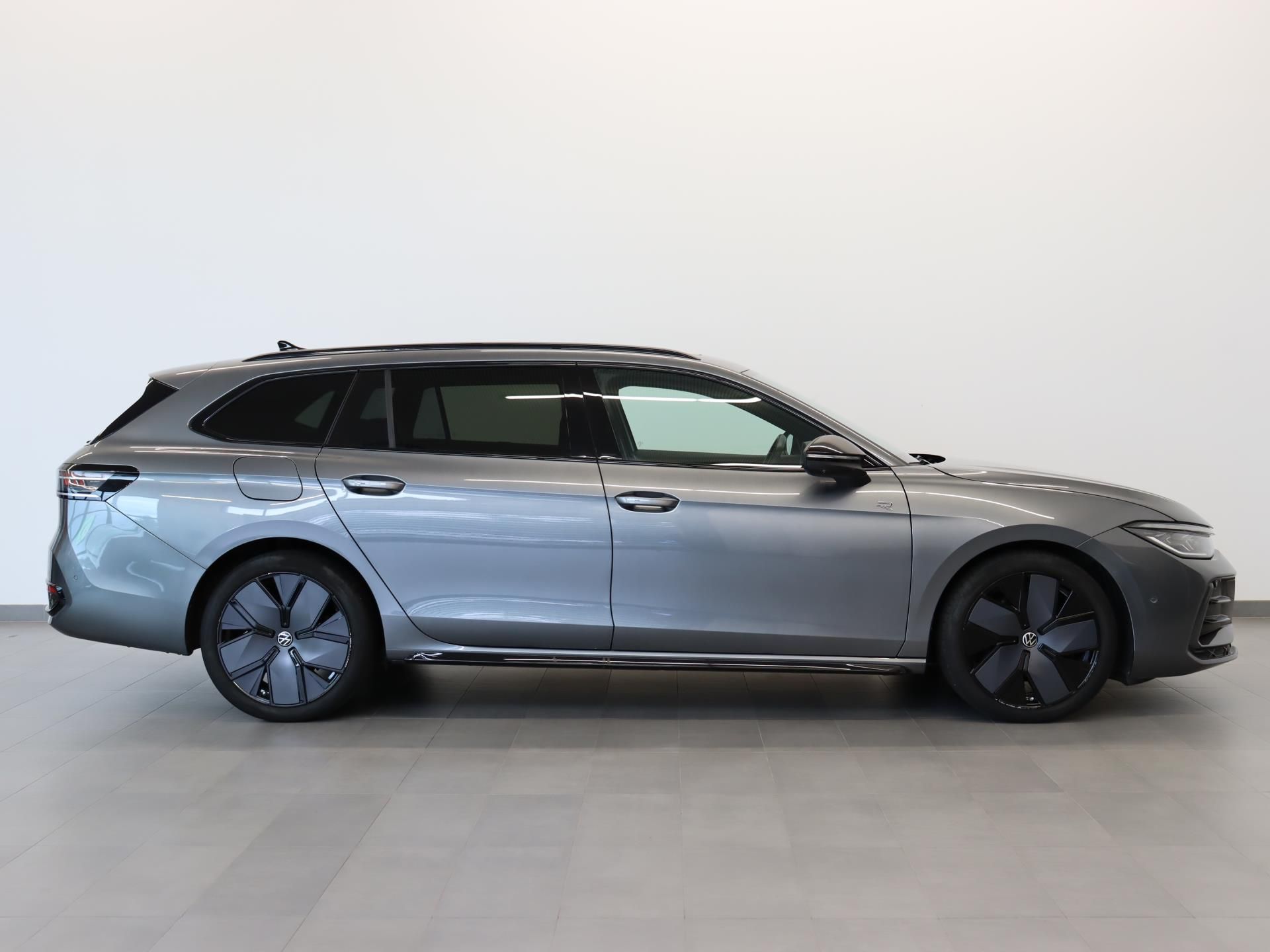Volkswagen Passat, R-LINE 2,0 TDI 142 KW 4MOT - fotka 3