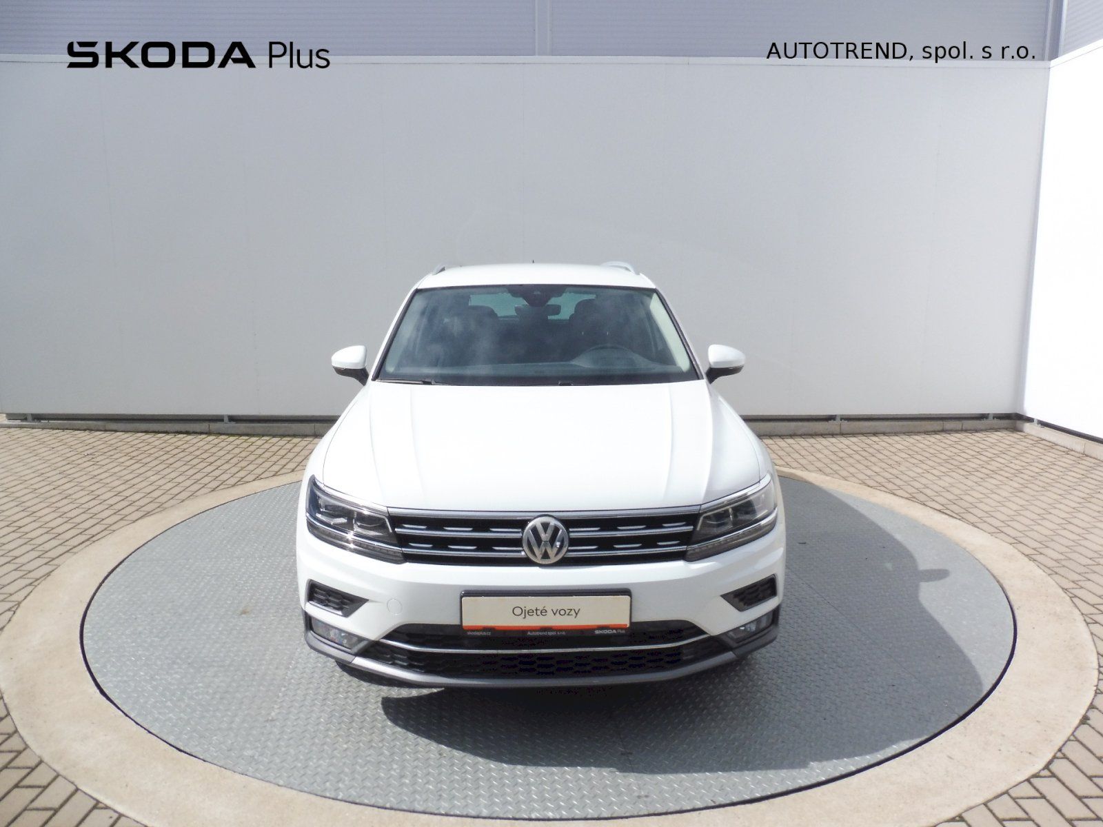 Volkswagen Tiguan, Highline 2,0 TDI 140kW DSG 4MO - fotka 4