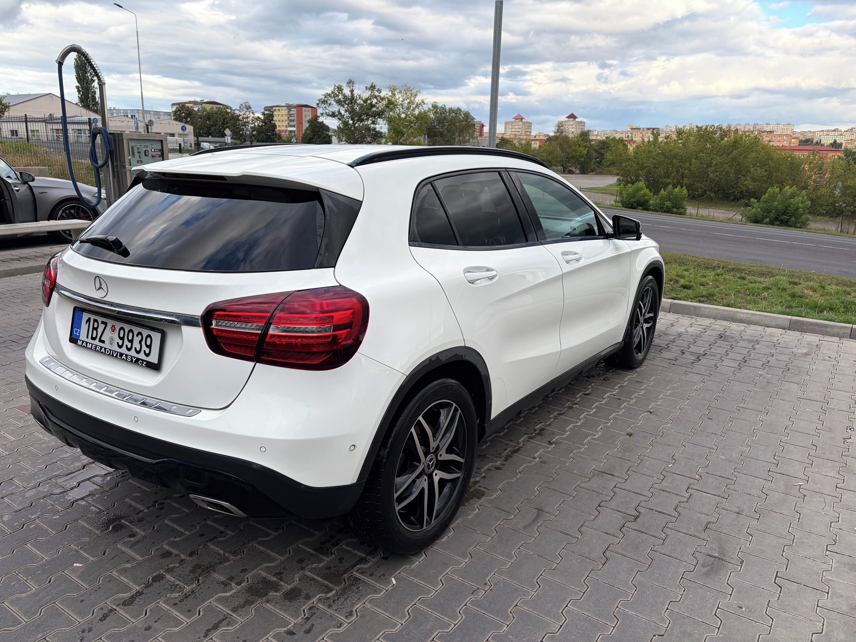 Mercedes-Benz GLA, 220 4matic - fotka 5