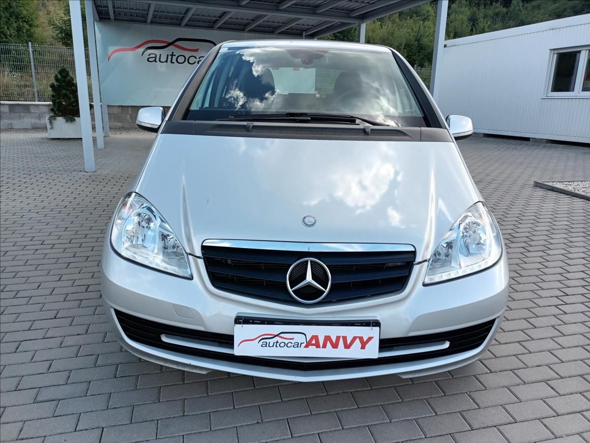 Mercedes-Benz Třídy A, 1,5 160i,70kw,KLIMA,AUTOMAT - fotka 2