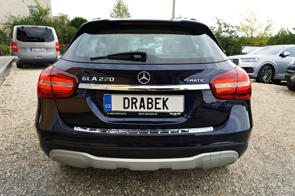 Mercedes-Benz GLA, 2,0 220 135 kW - fotka 5