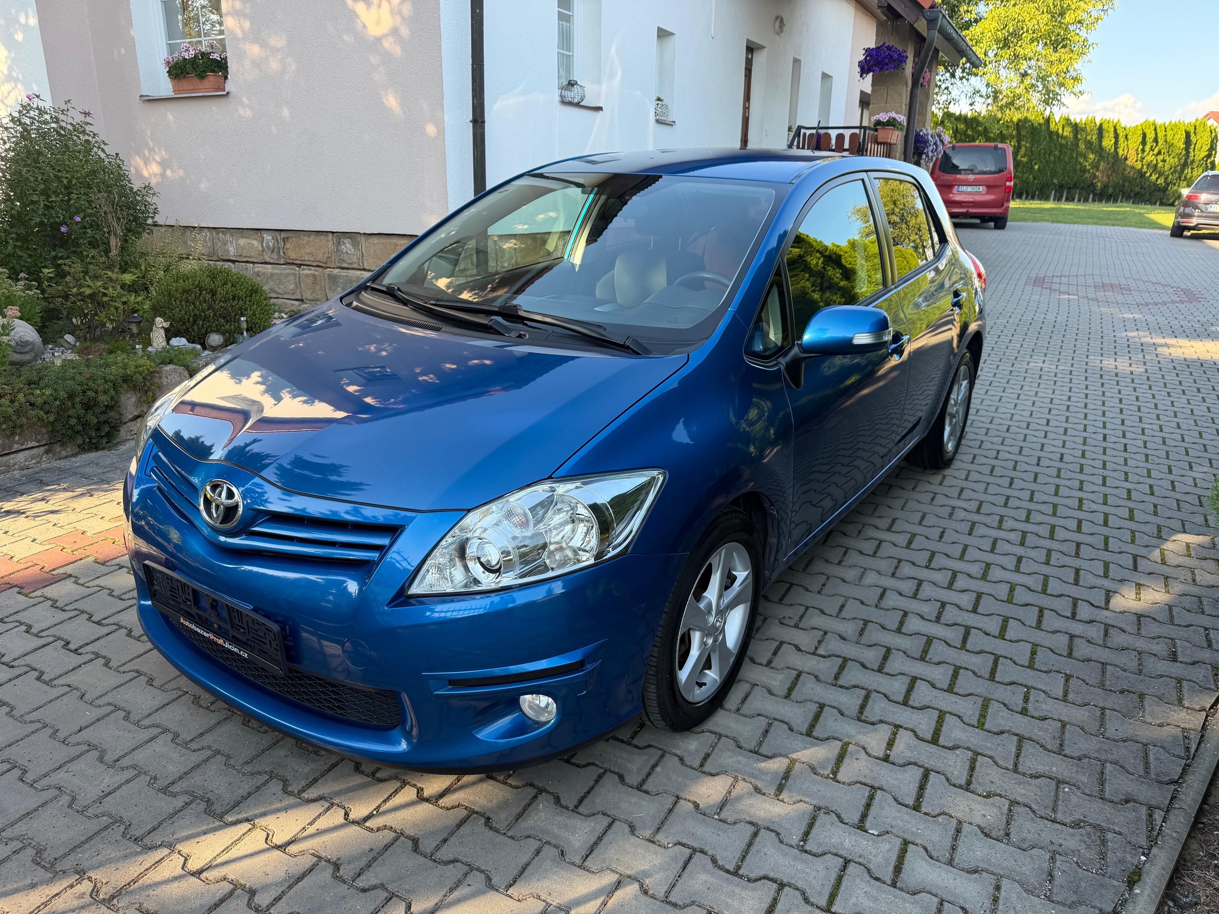 Toyota Auris, 1,6i /97kw klima serviska