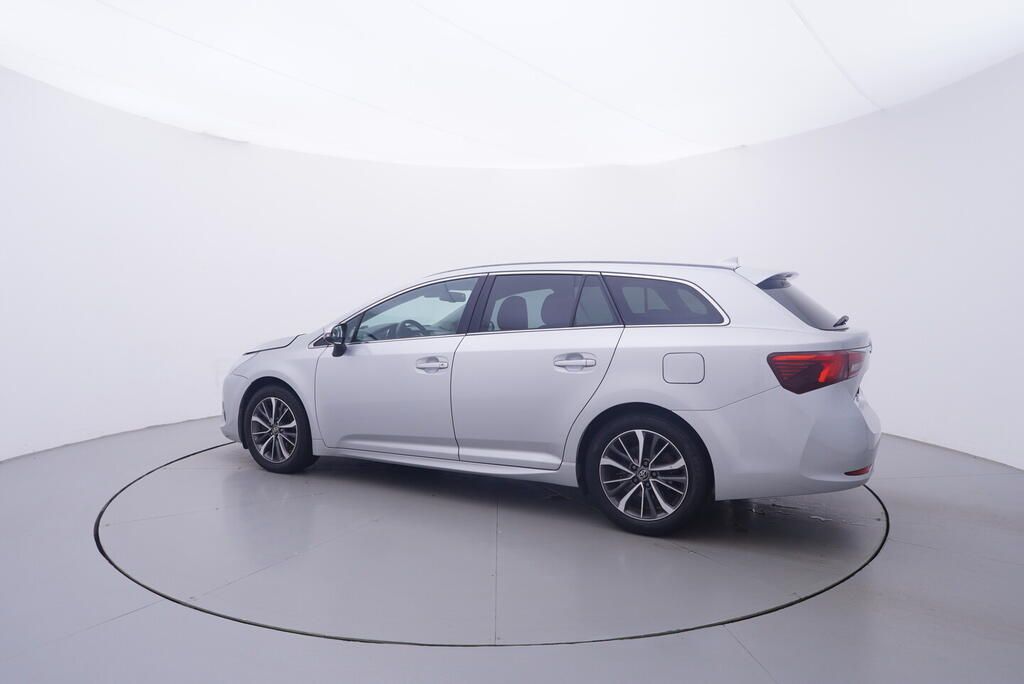 Toyota Avensis, 2.0 D4 105 kW - fotka 3