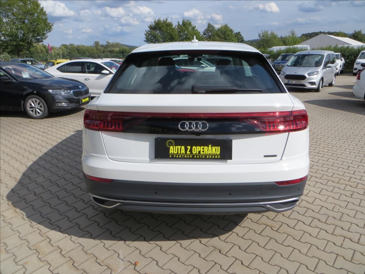 Audi Q8, 3,0 TFSI quattro tiptronic 250 - fotka 6