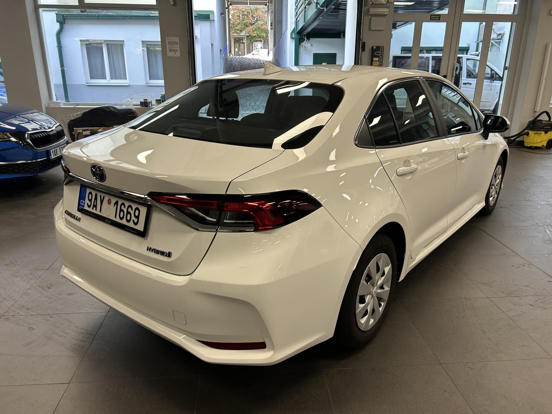 Toyota Corolla, 1.8 Hybrid AT LED Kamera - fotka 4
