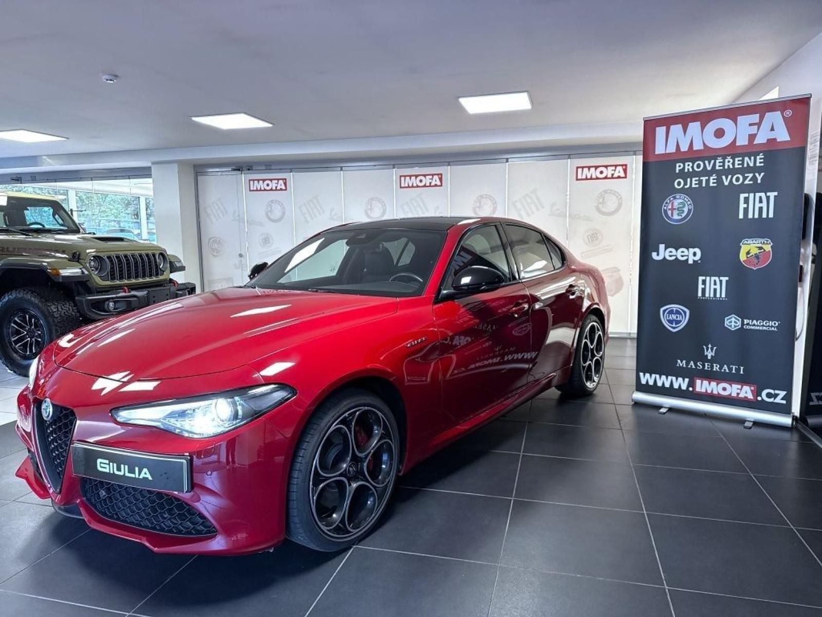 Alfa Romeo Giulia, 2.0T 280k AT8 ZF Q4 4x4 Veloce - fotka 3