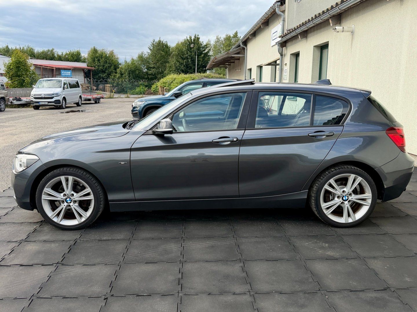 BMW Řada 1, 2.0 šíbr M-Sport, nové rozvody - fotka 4