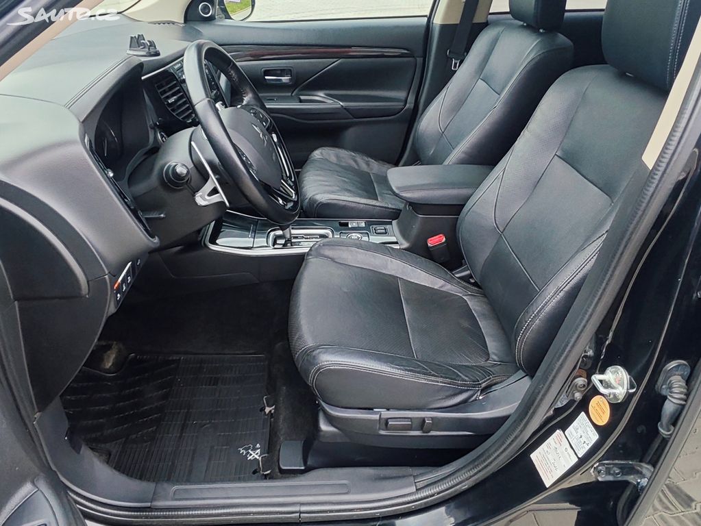 Mitsubishi OUTLANDER 2017 от Чехия